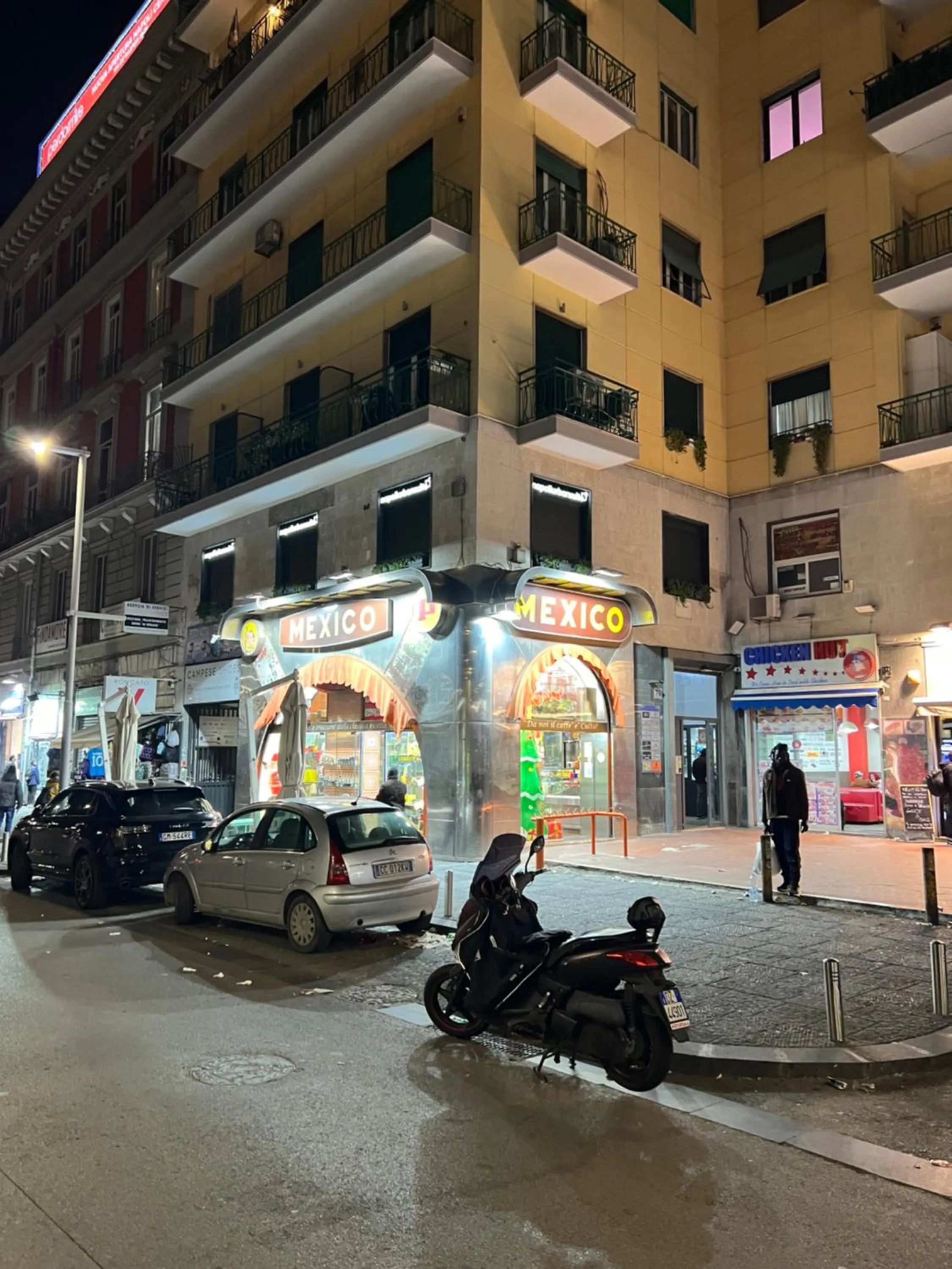 Property building in napoliurbansuite