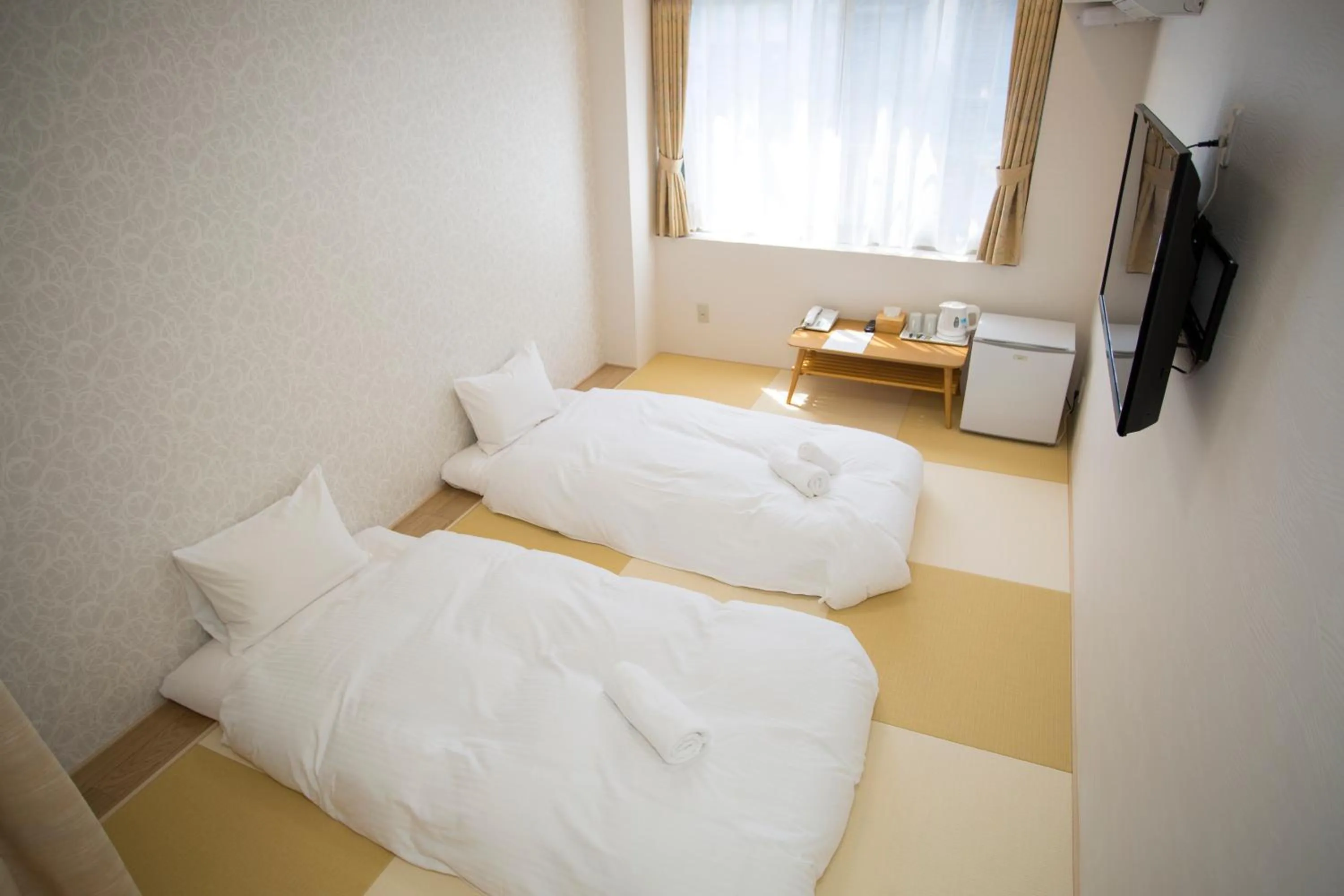 Photo of the whole room, Bed in Dotonbori Shinsaibashi Hotel