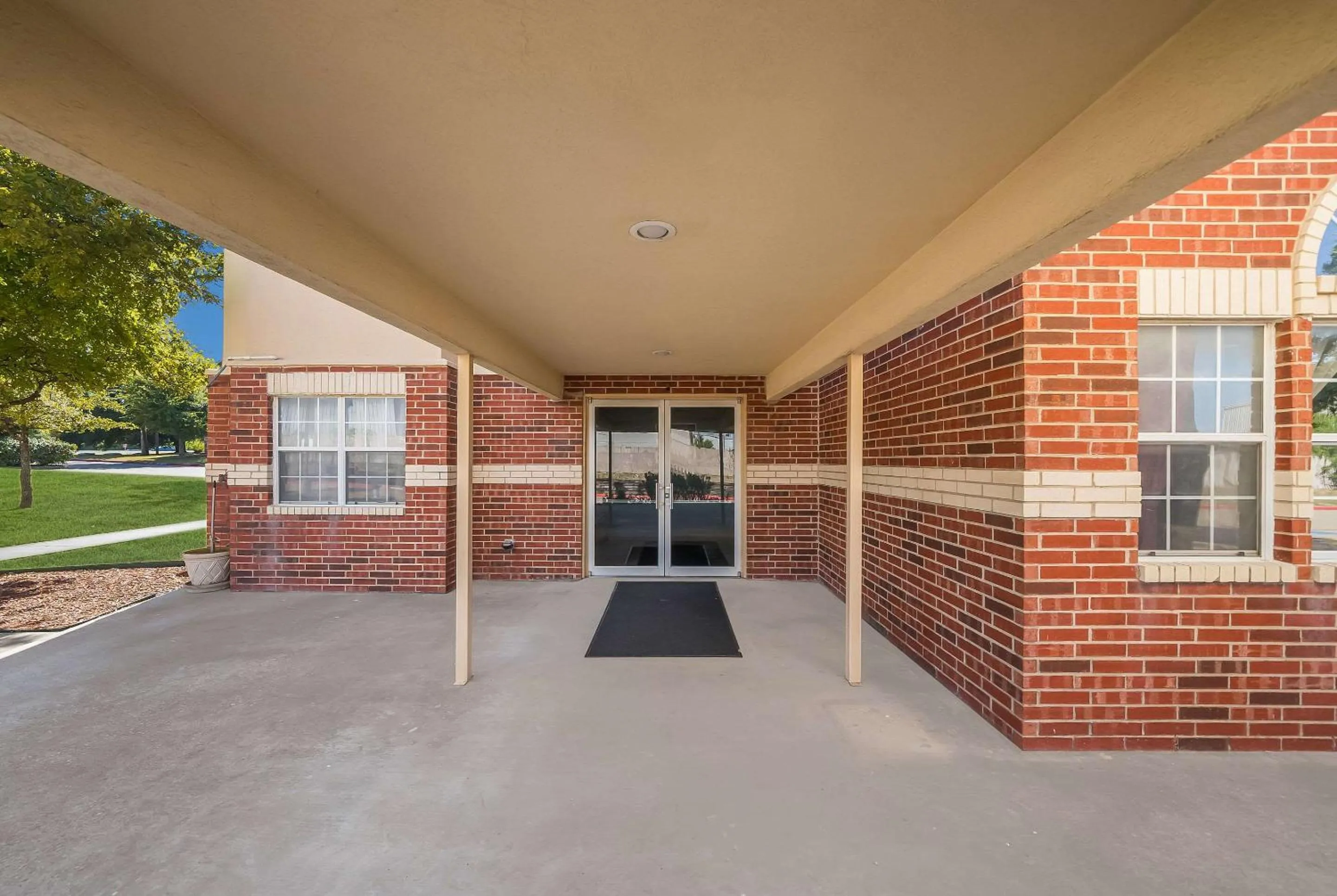 Property building in Econo Lodge Inn & Suites Mesquite - Dallas East