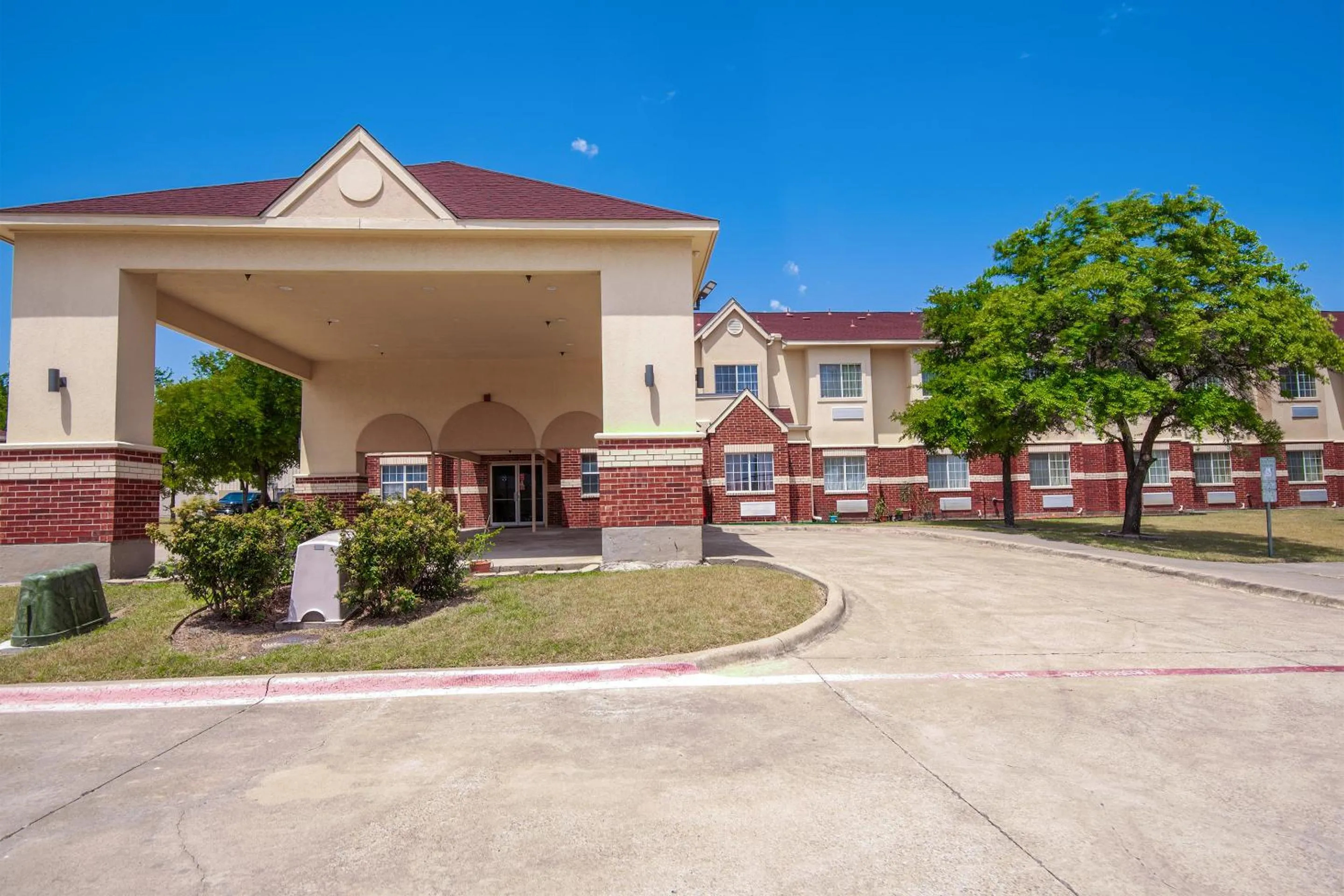 Facade/entrance in Econo Lodge Inn & Suites Mesquite - Dallas East