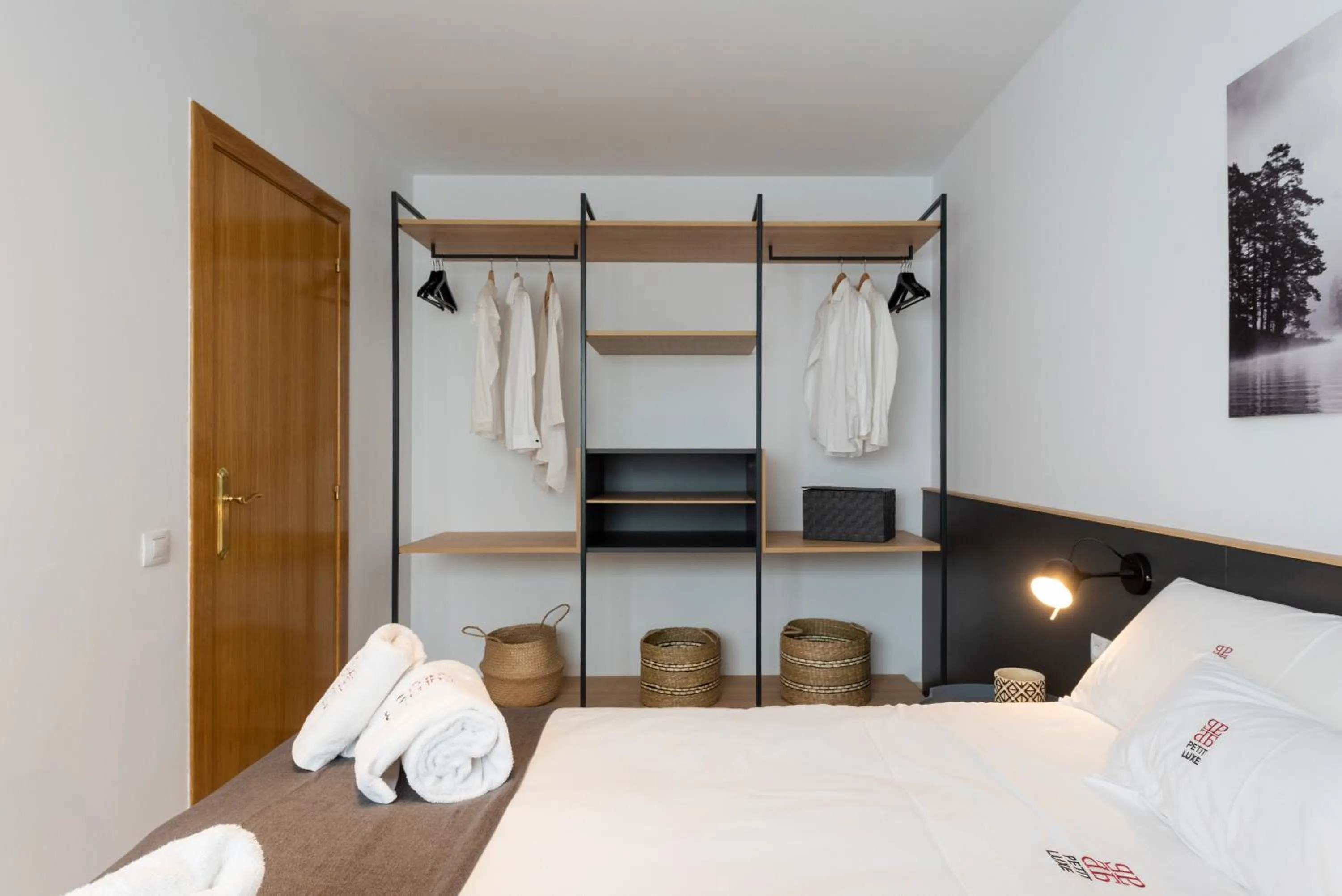 Photo of the whole room, Bed in Petit Luxe Ègara