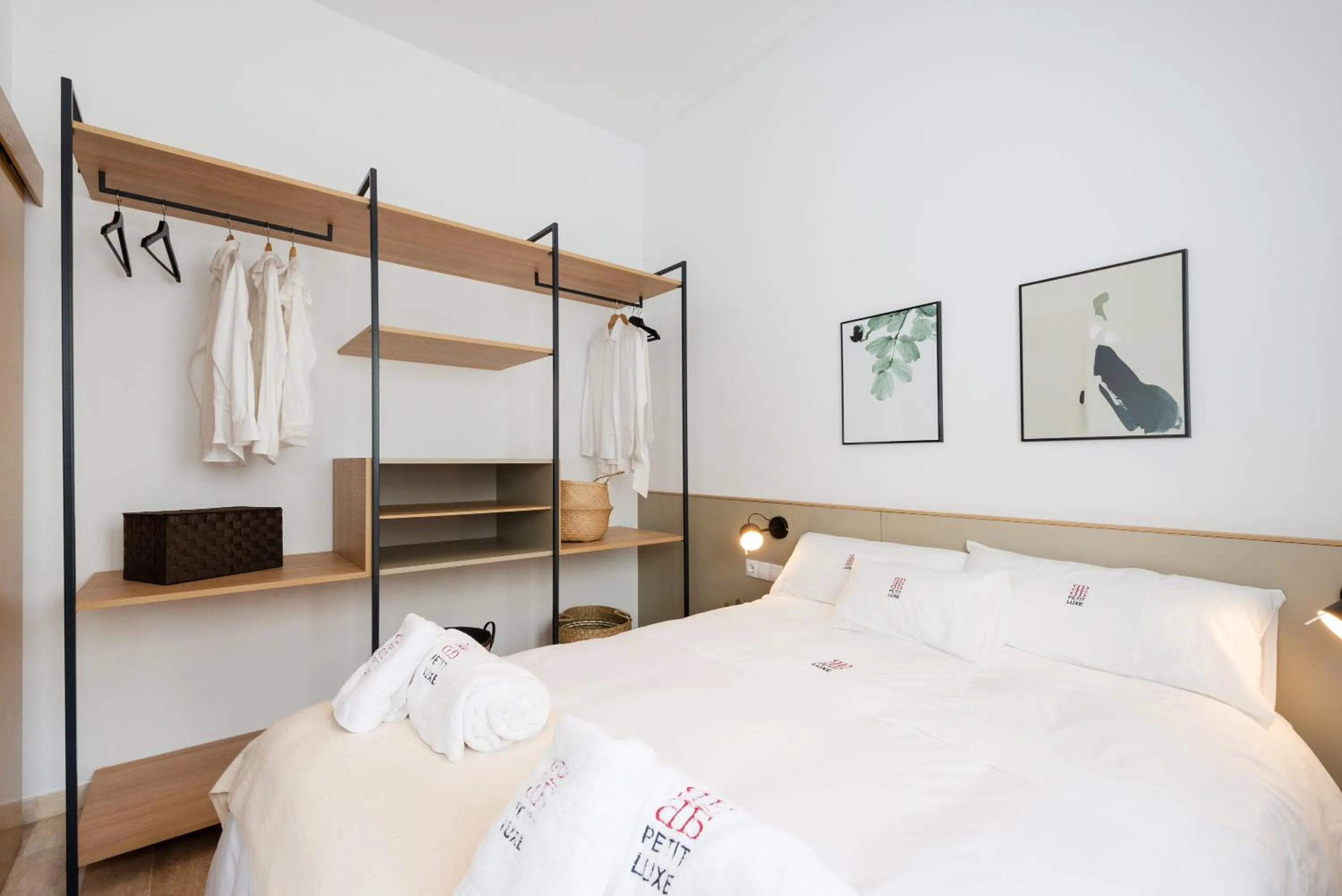 Photo of the whole room, Bed in Petit Luxe Ègara