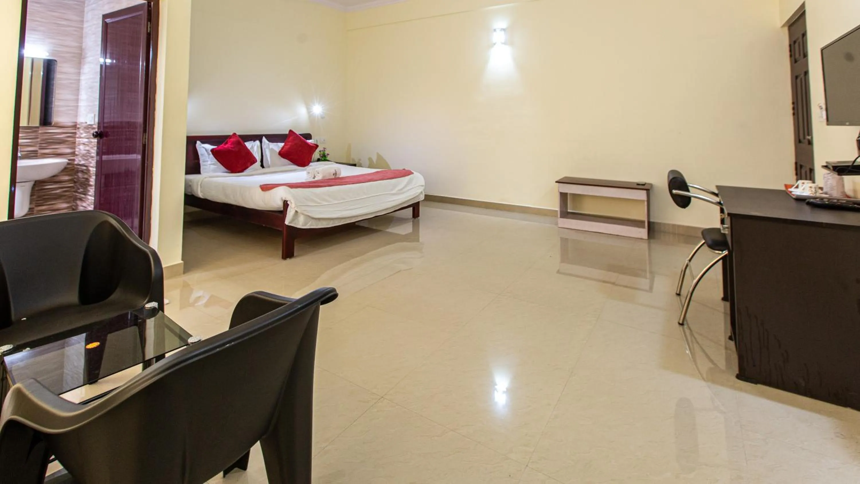 Photo of the whole room in Woodside residency