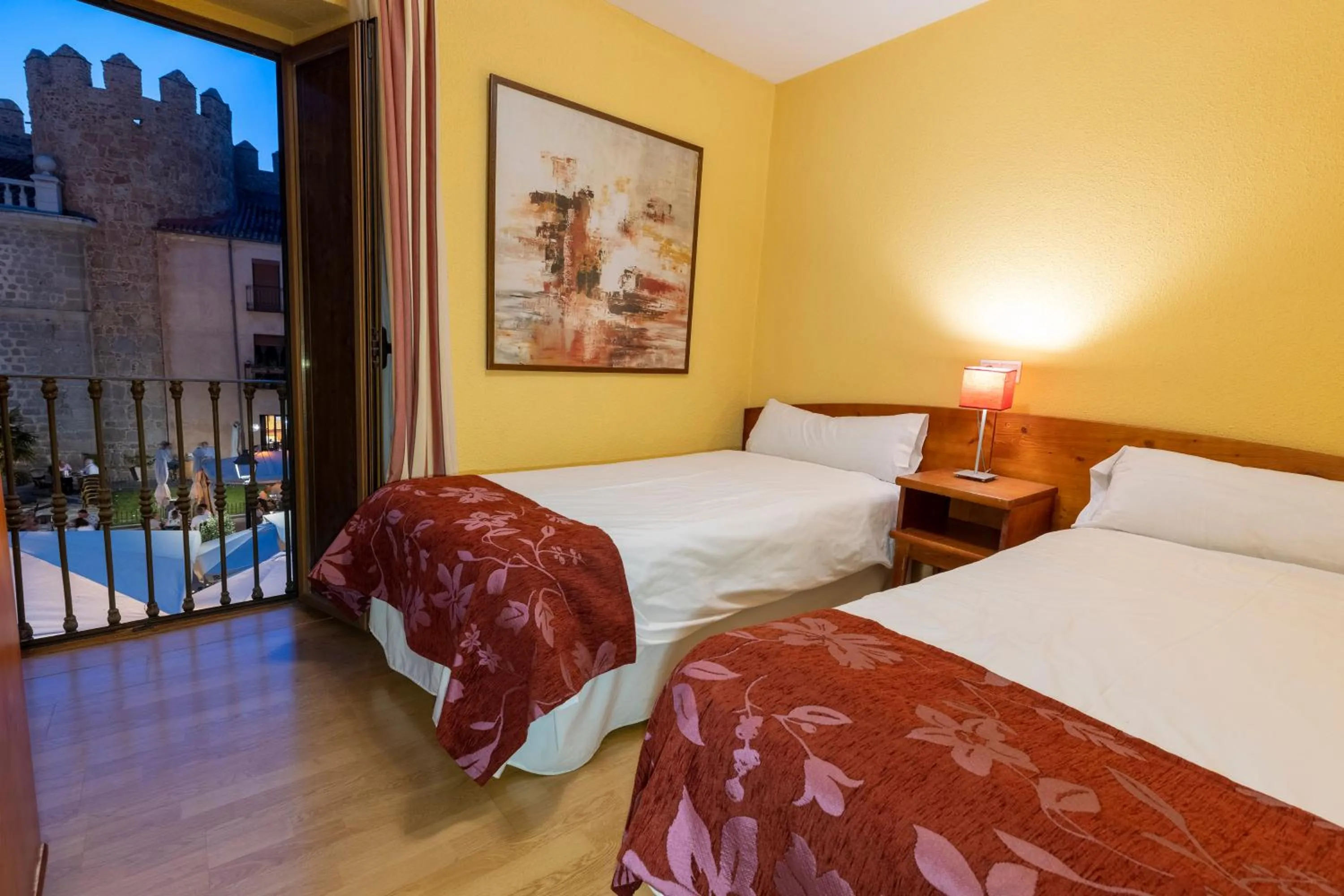 Bed in Hostal Restaurante Puerta del Alcázar