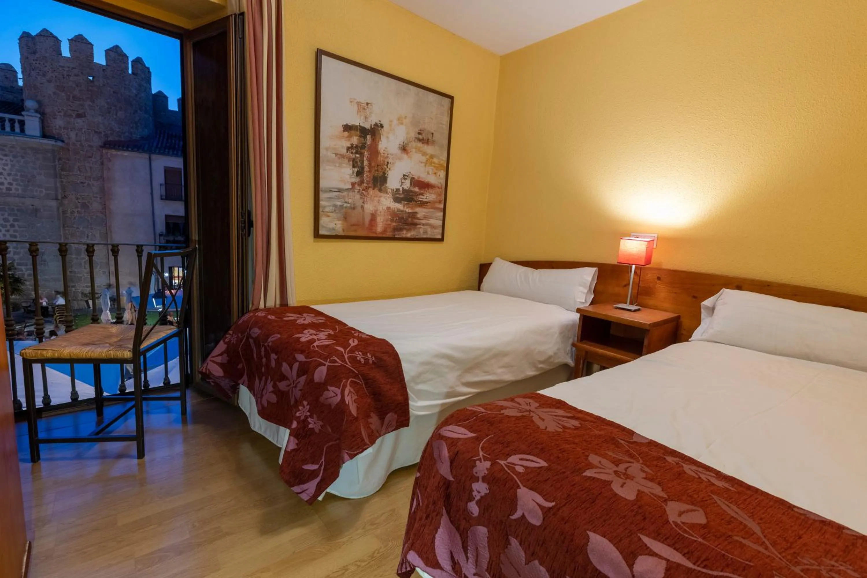 Bed in Hostal Restaurante Puerta del Alcázar