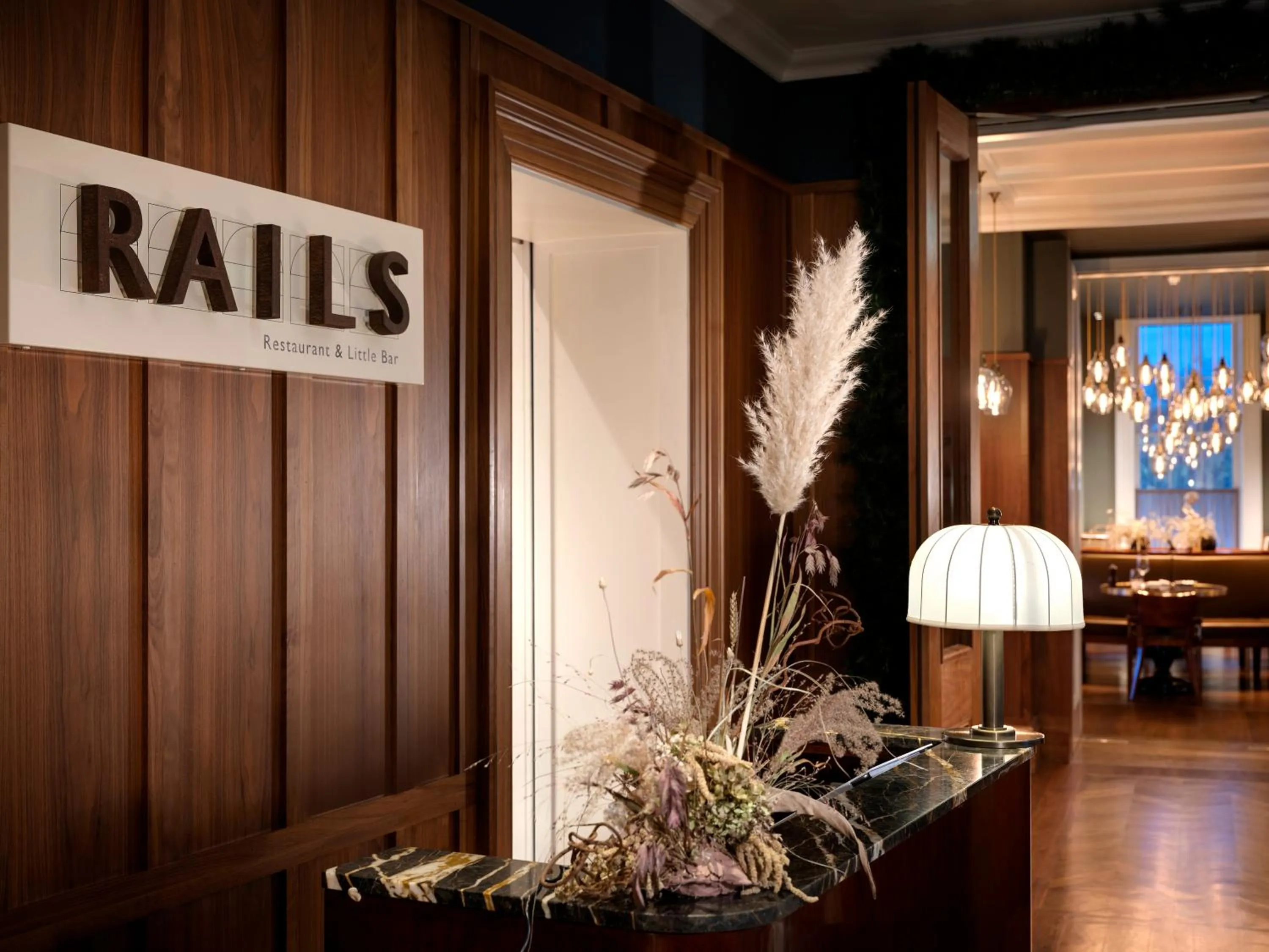 Restaurant/places to eat in Kaya Great Northern Hotel, London