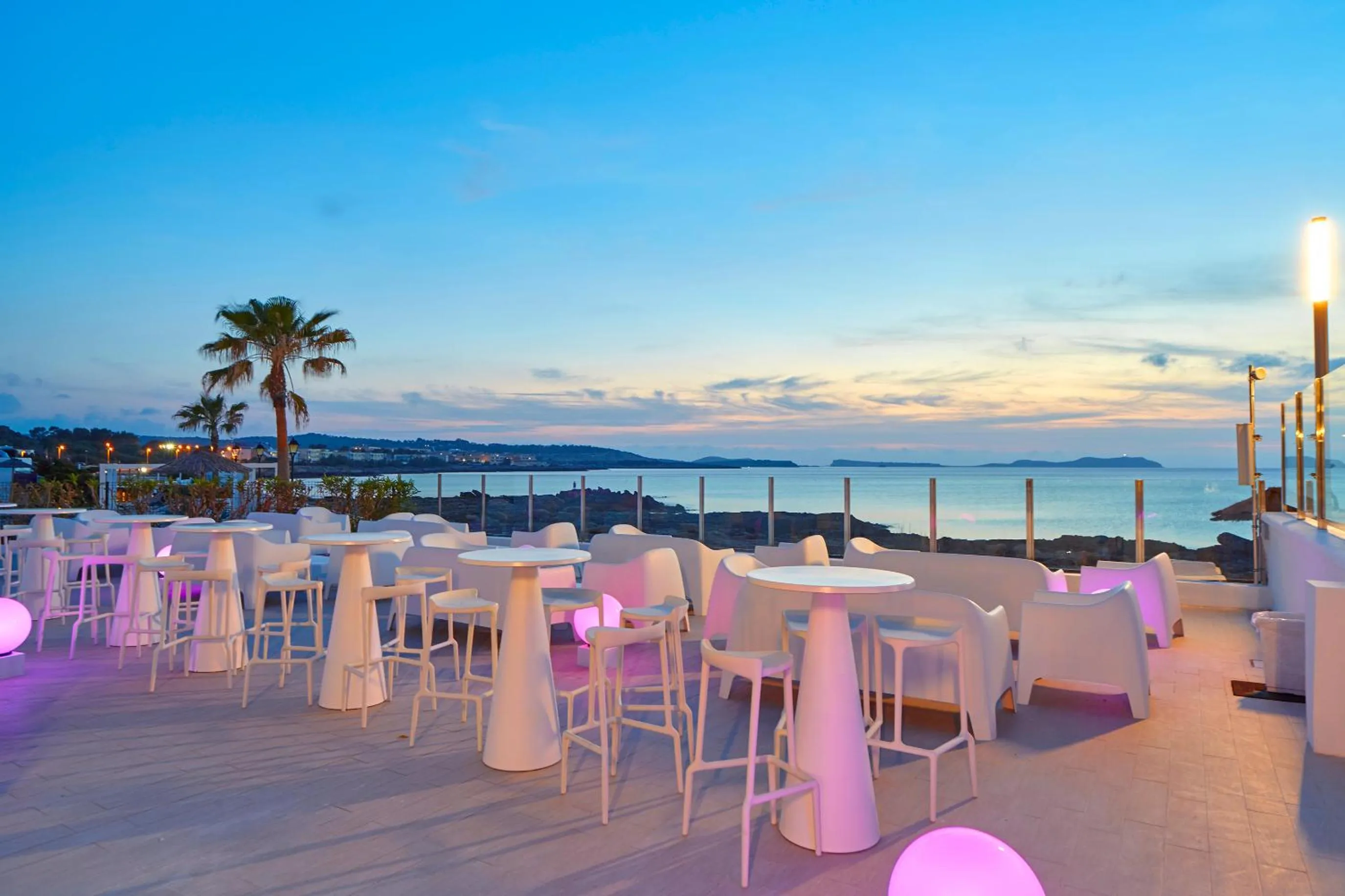 Area and facilities in Aparthotel Nereida