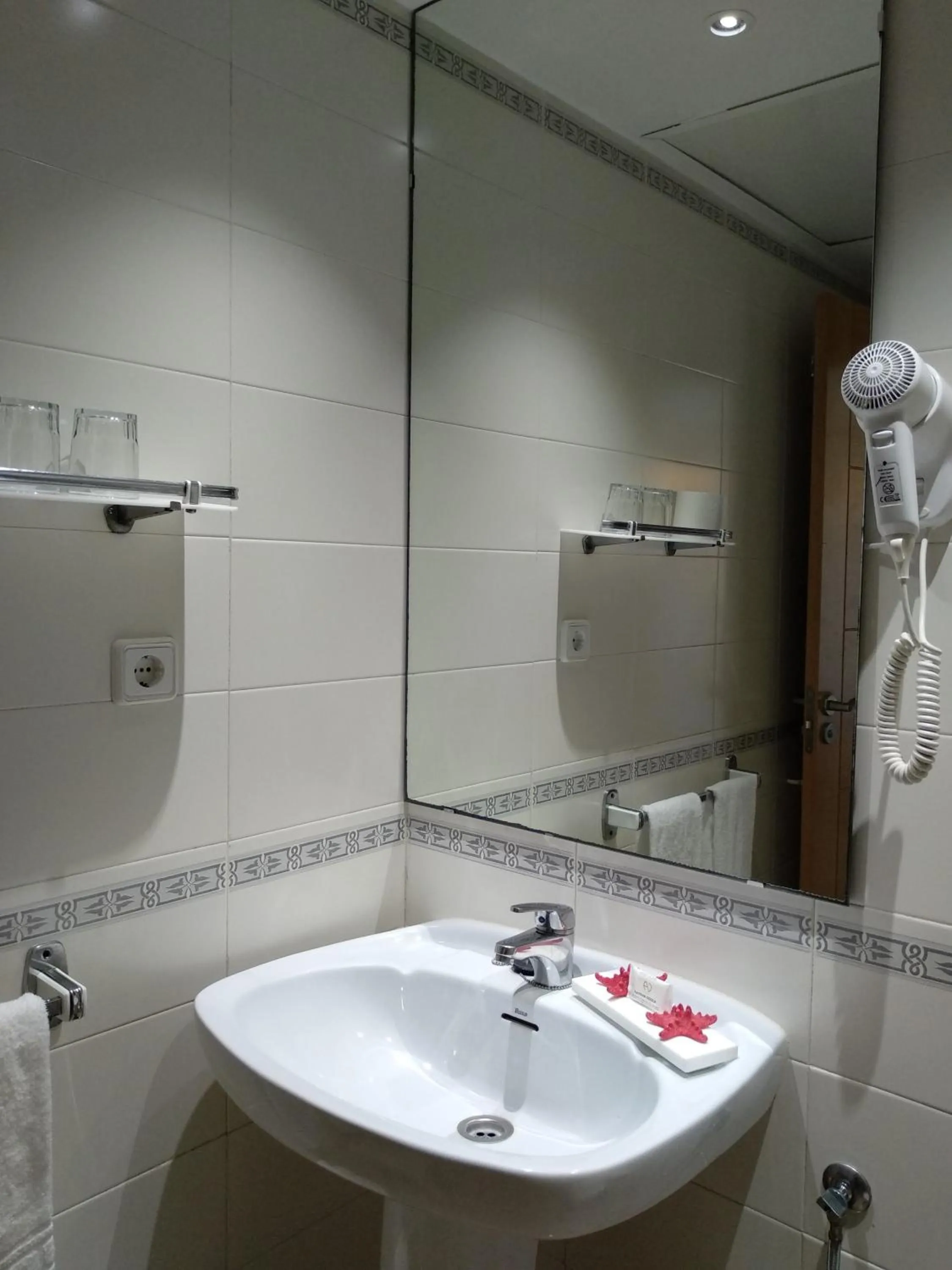 Bathroom in Aparthotel Nereida