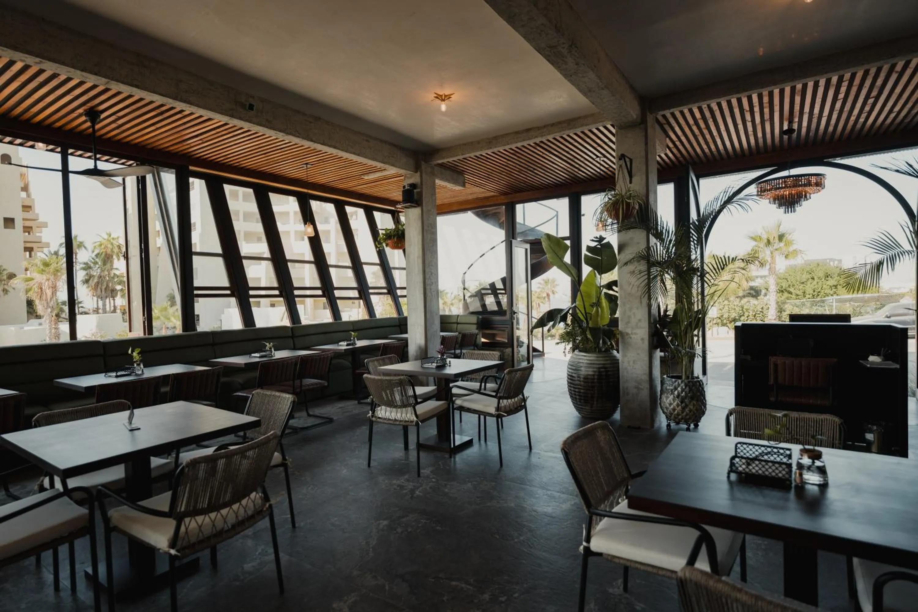 Restaurant/places to eat in Sunrock Hotel & Suites