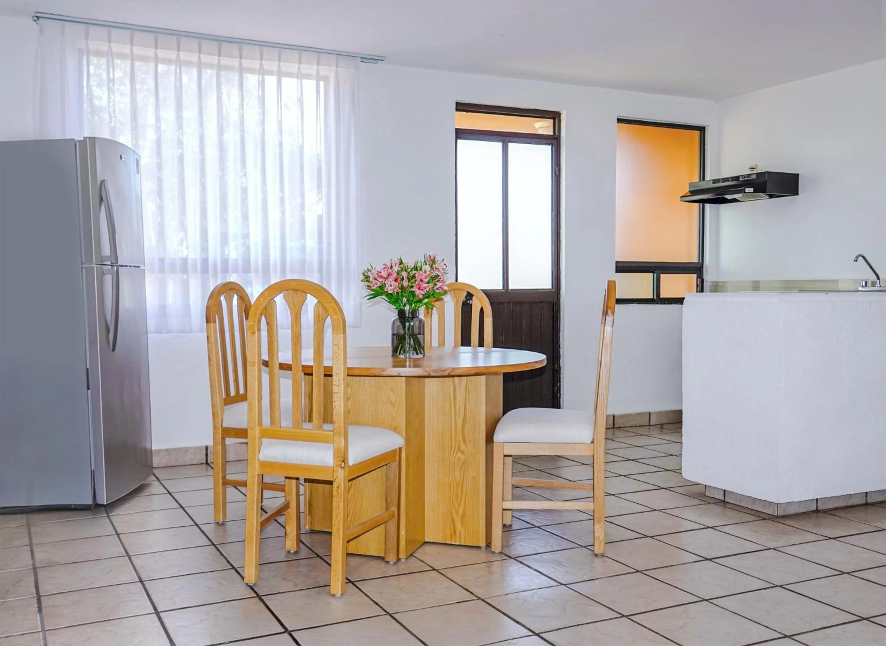 Dining area in Sunrock Hotel & Suites