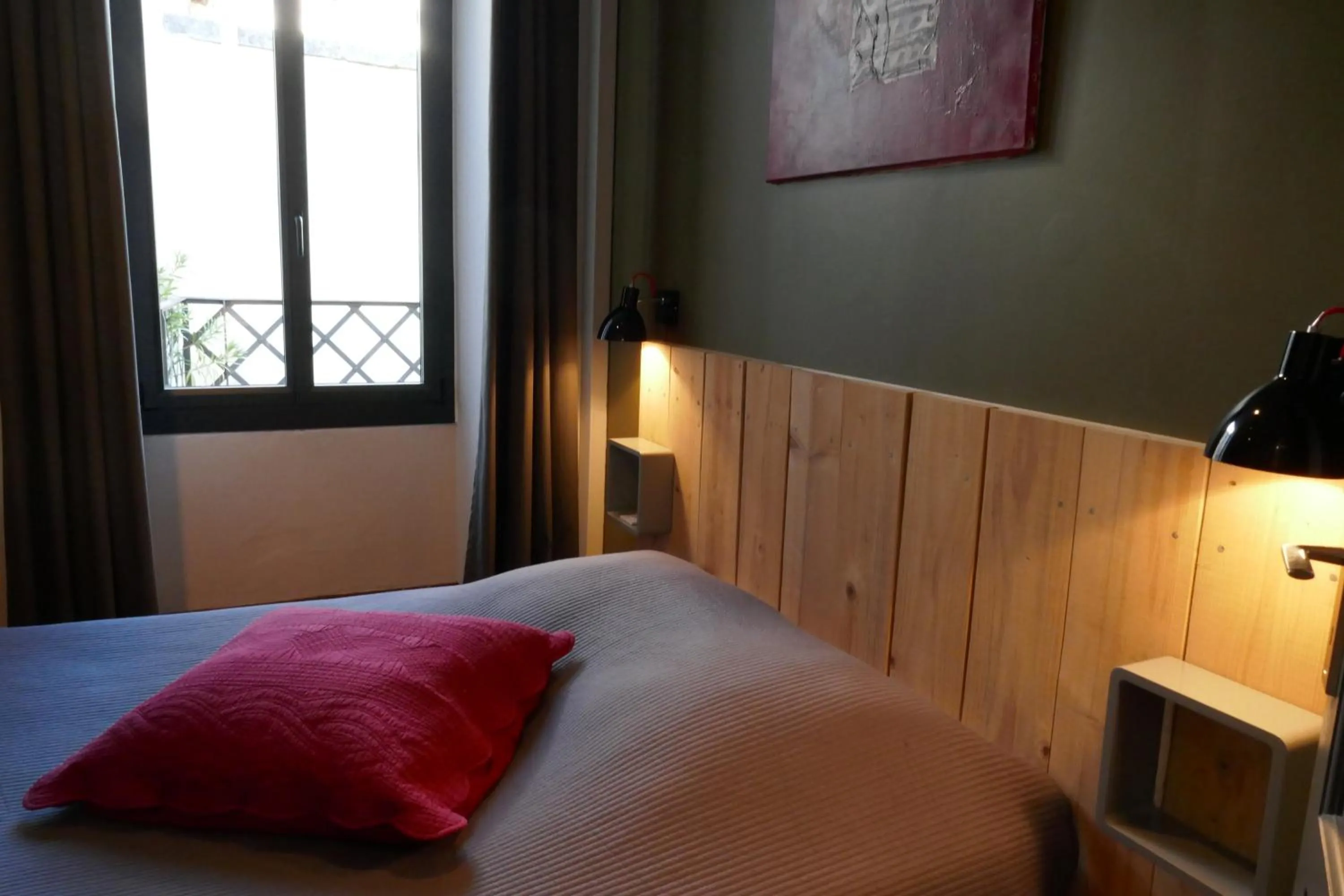 Photo of the whole room, Bed in Le Sommeil des Fées