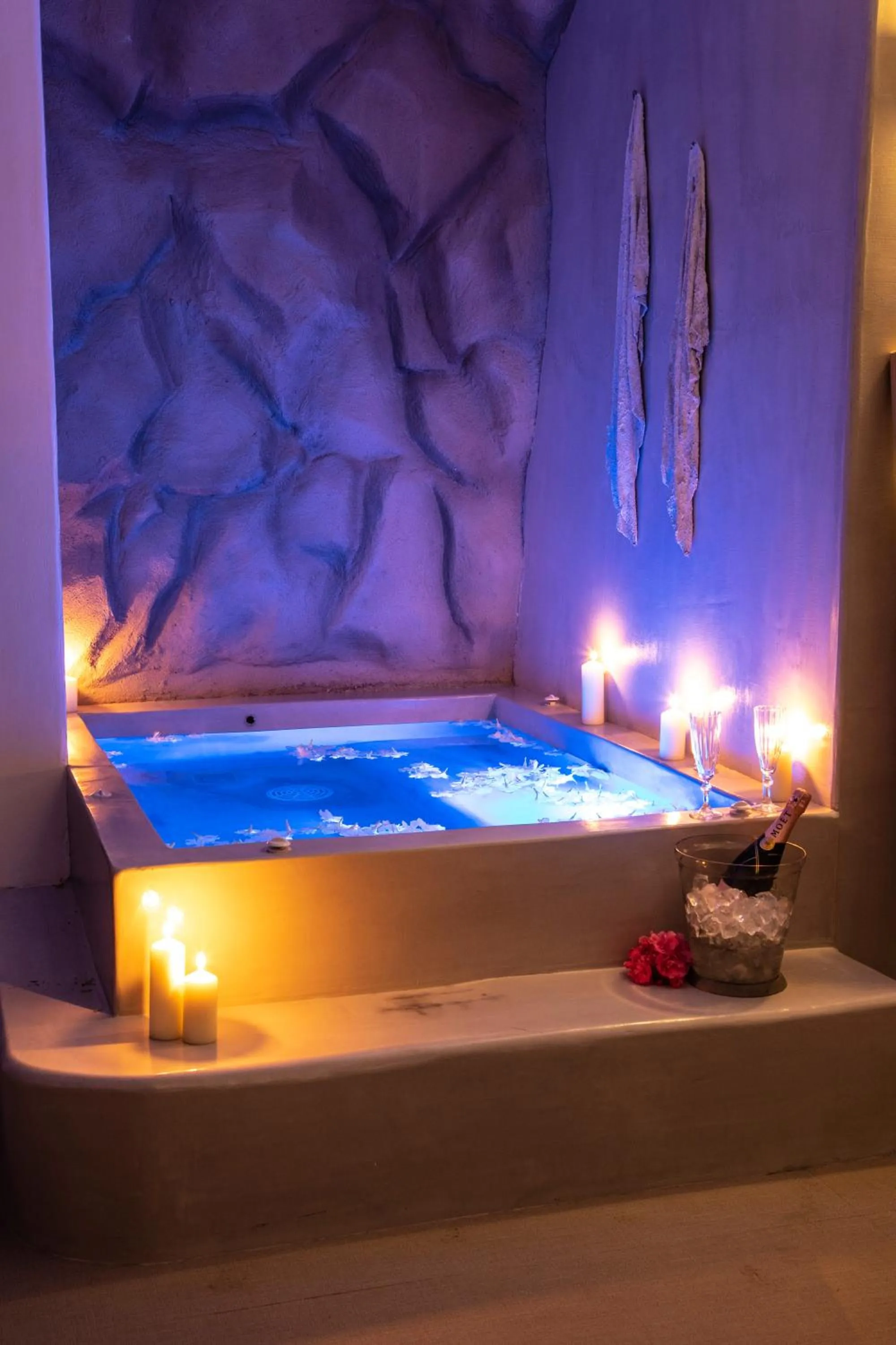 Bath in Sandaya Luxury Suites