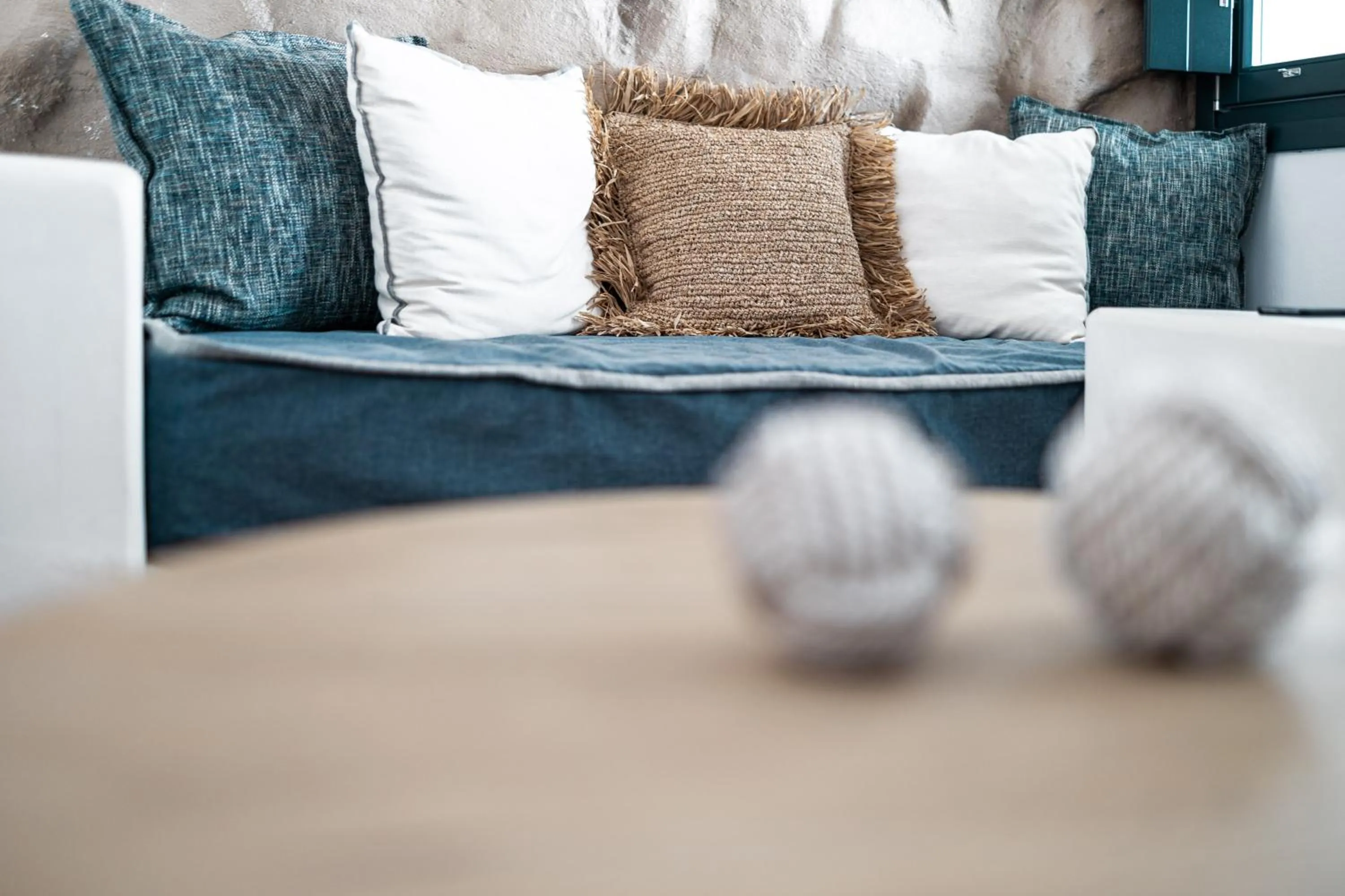 Seating area, Bed in Sandaya Luxury Suites