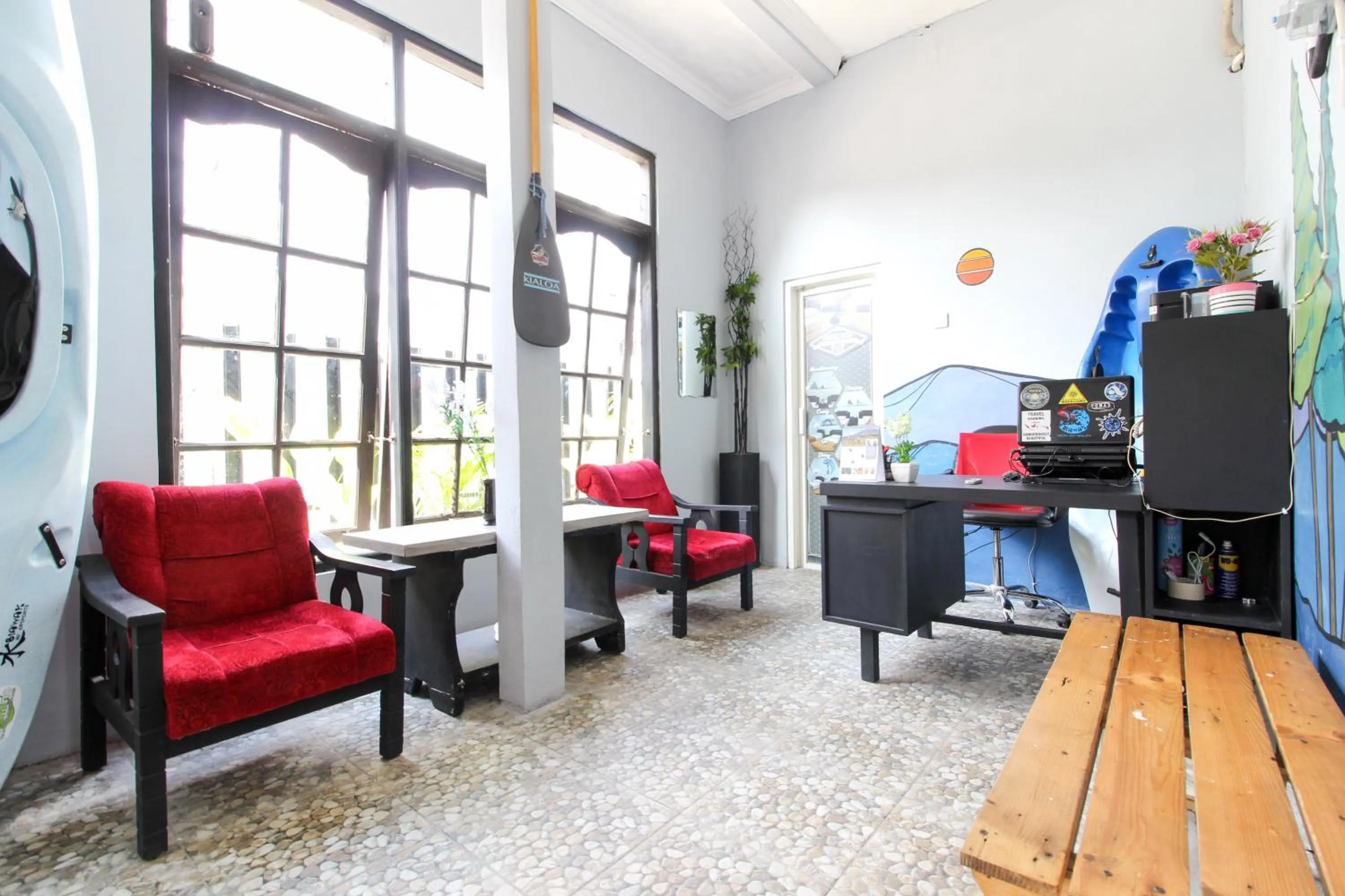 Lobby or reception in RedDoorz near Graha Saba UGM