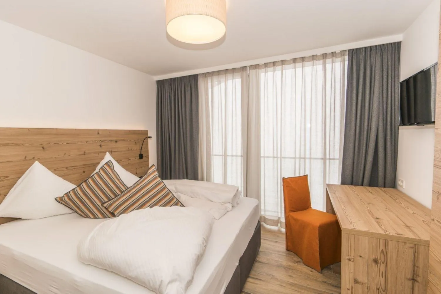 Bedroom, Bed in Adler Resort