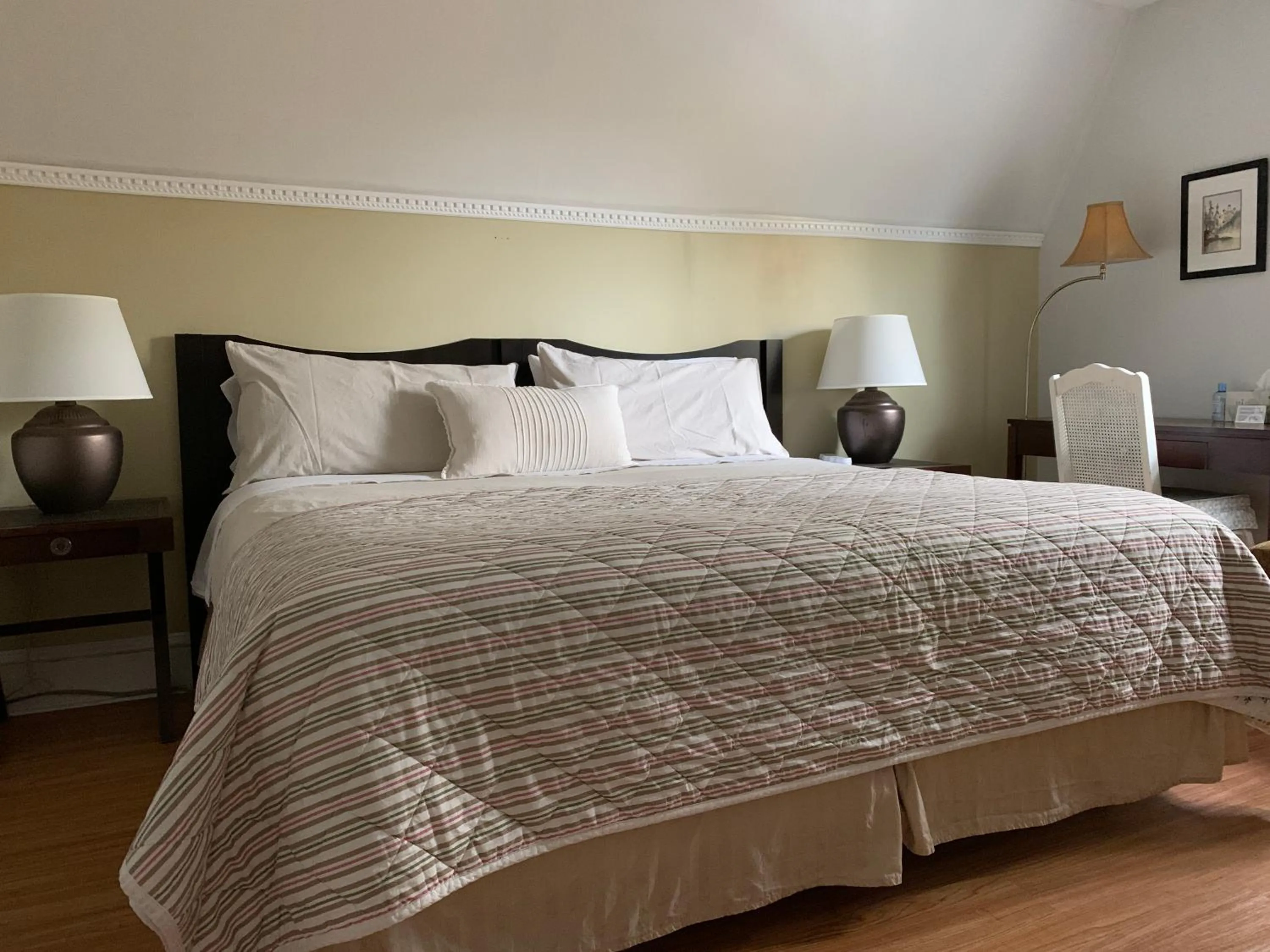 Bedroom in Rideau Inn