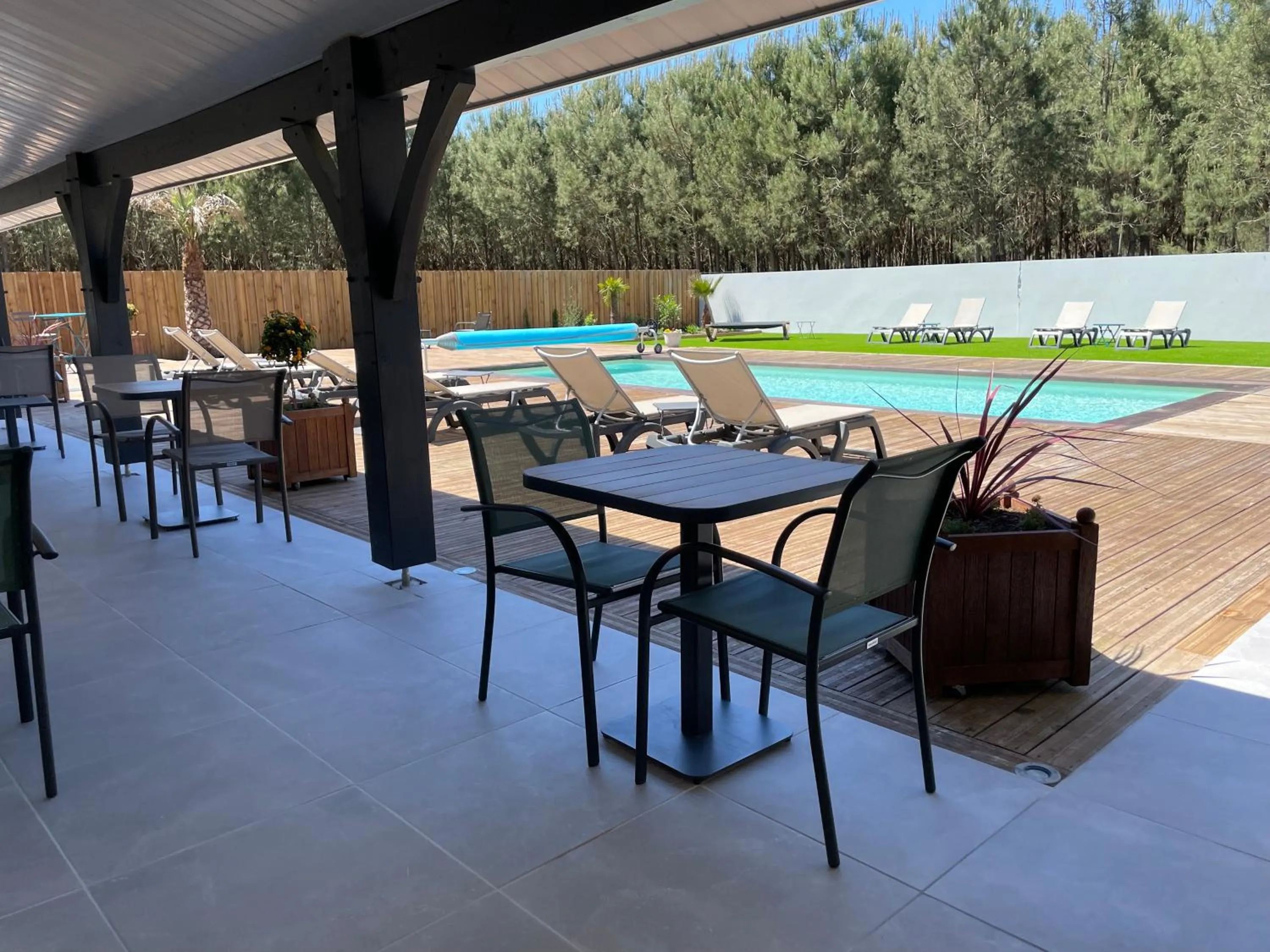 Patio in Hôtel Paris Madrid