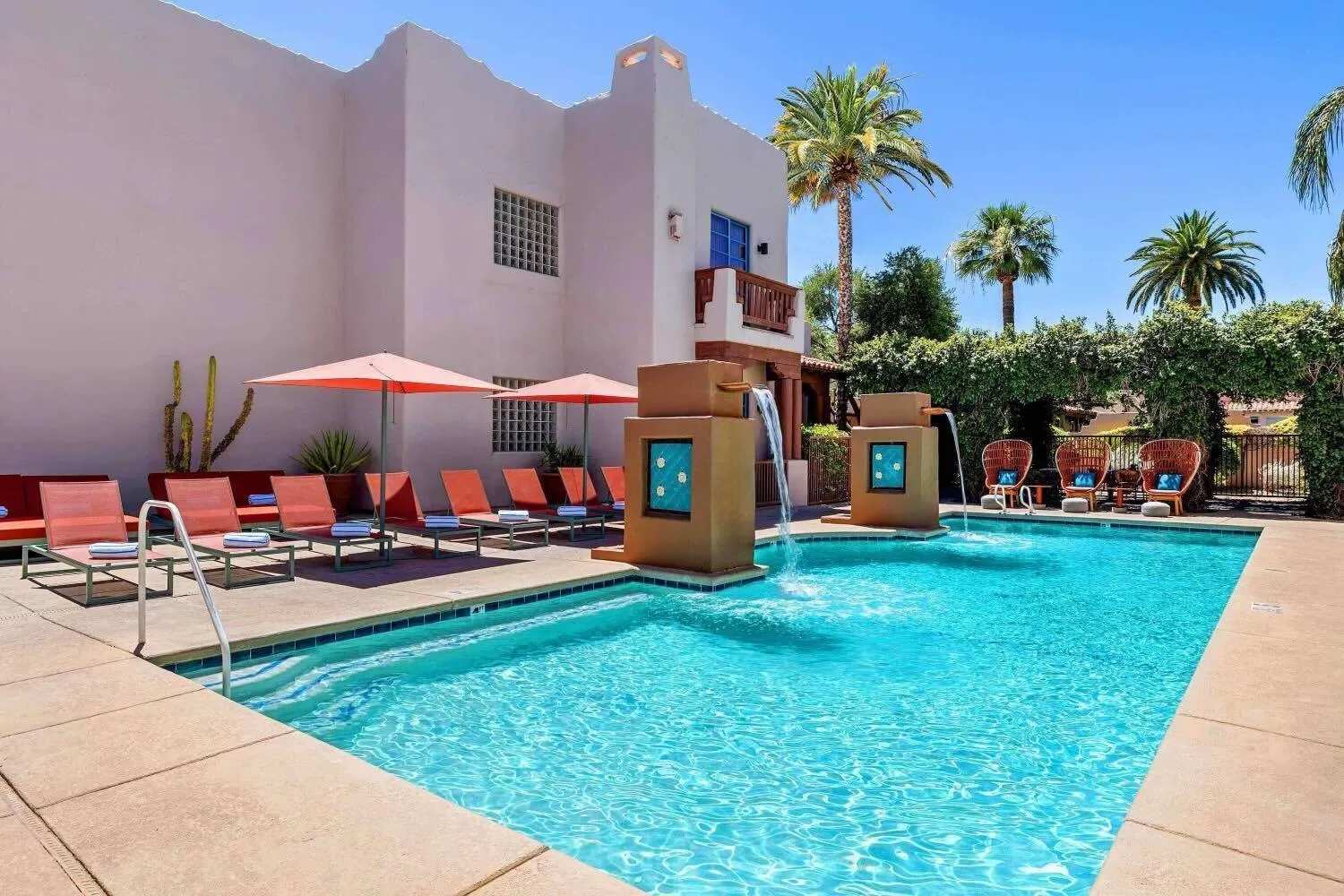 Swimming pool in Lodge On The Desert