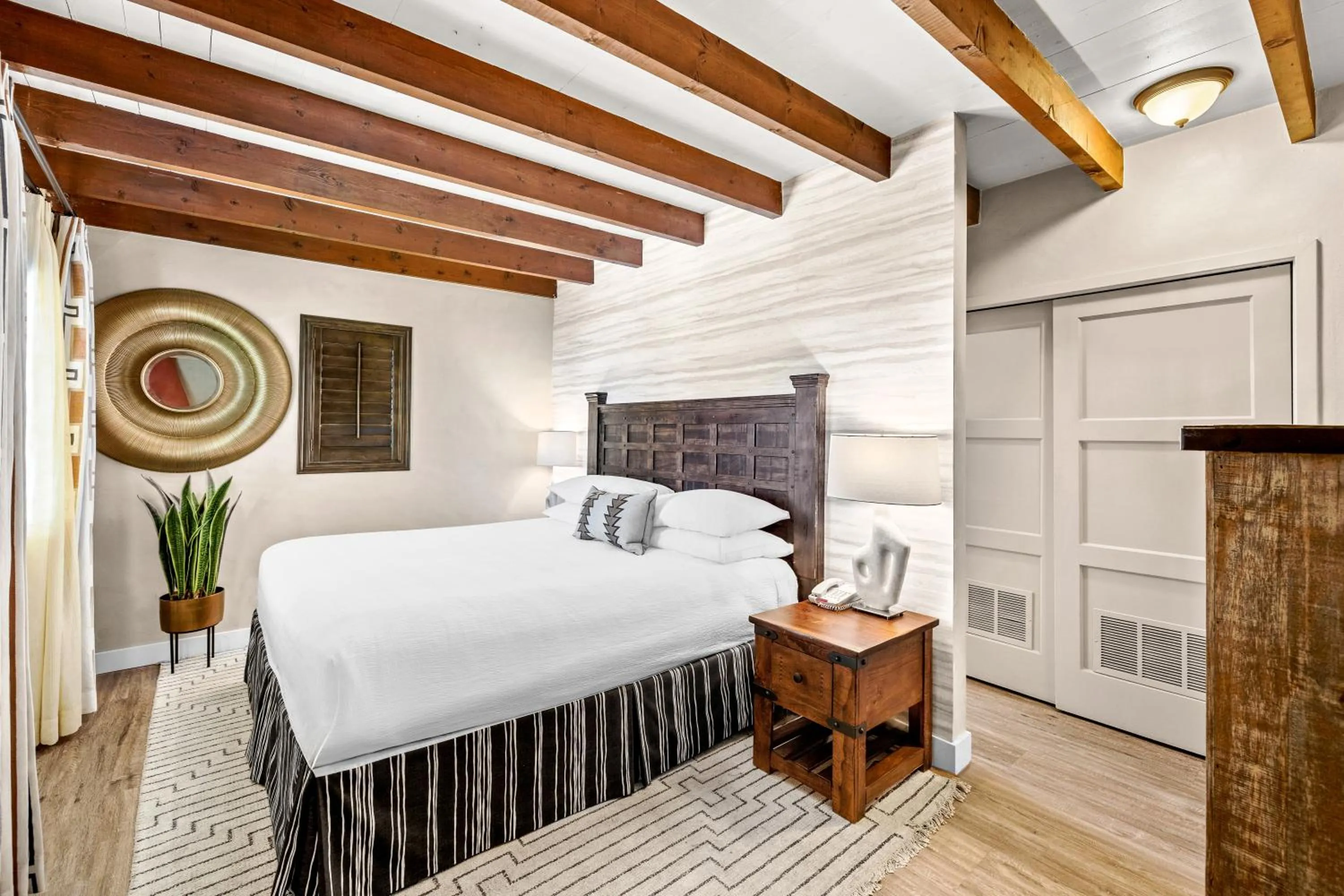 Bedroom, Bed in Lodge On The Desert