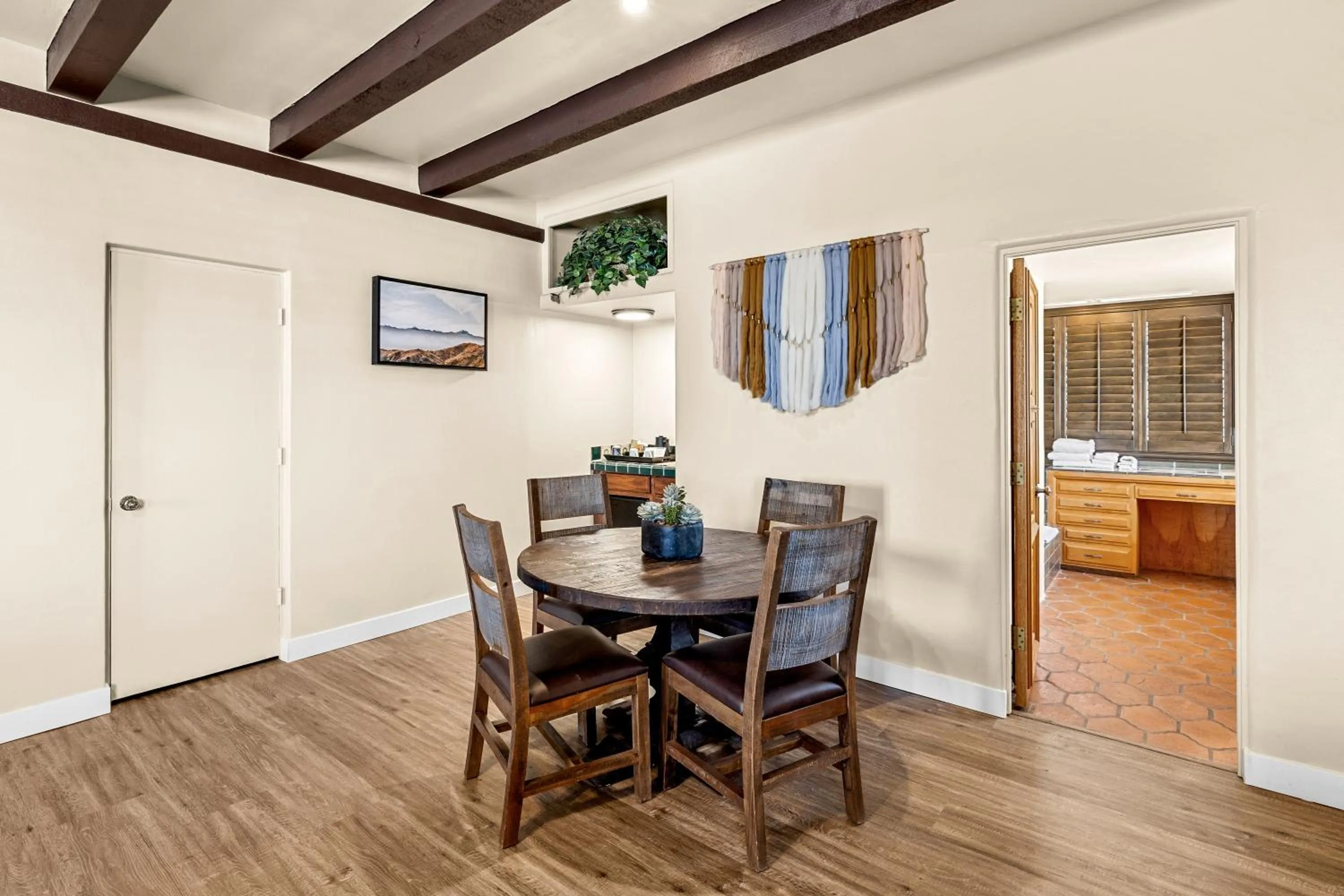 Dining area in Lodge On The Desert