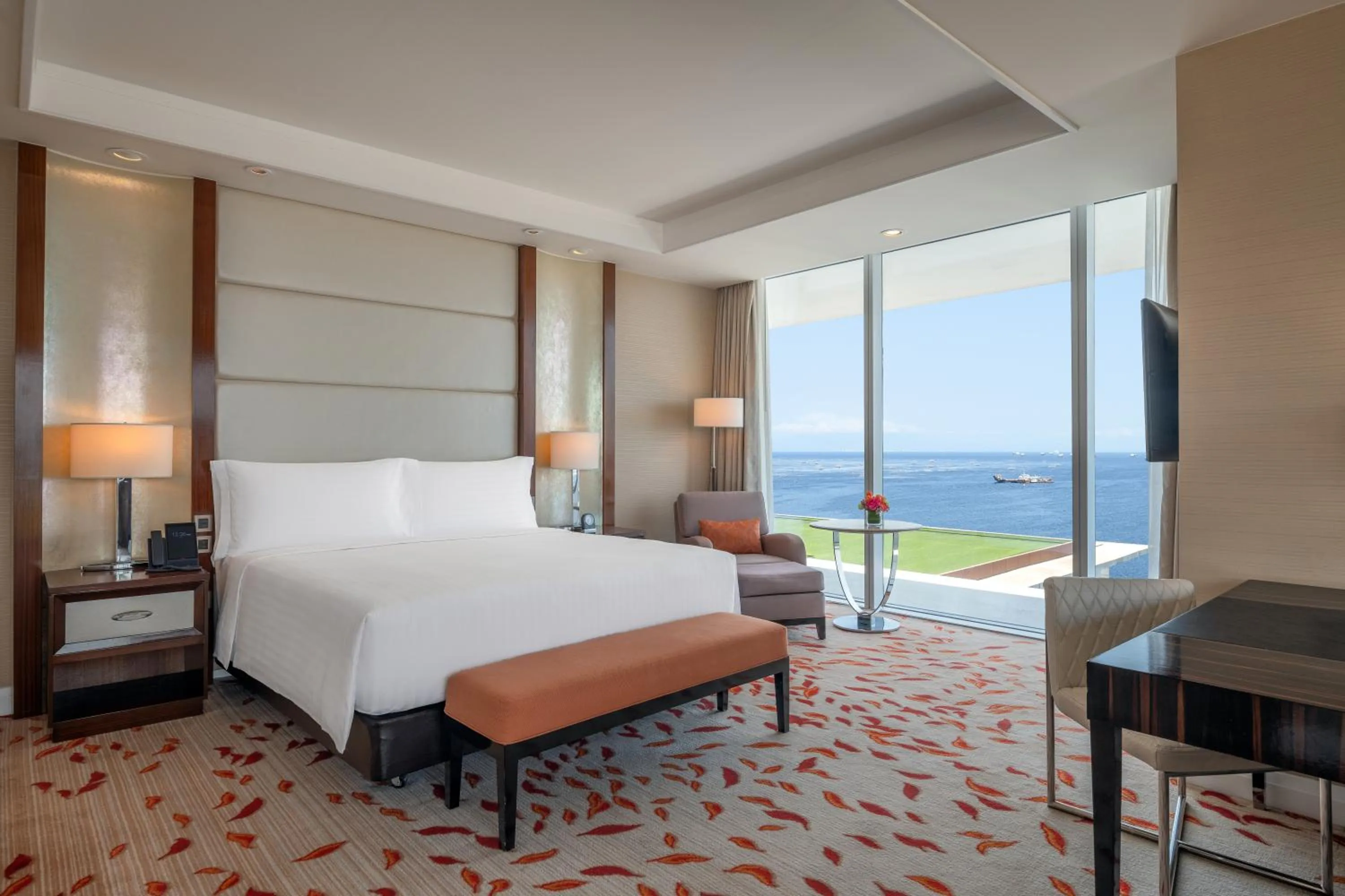 Bed in Solaire Resort Entertainment City