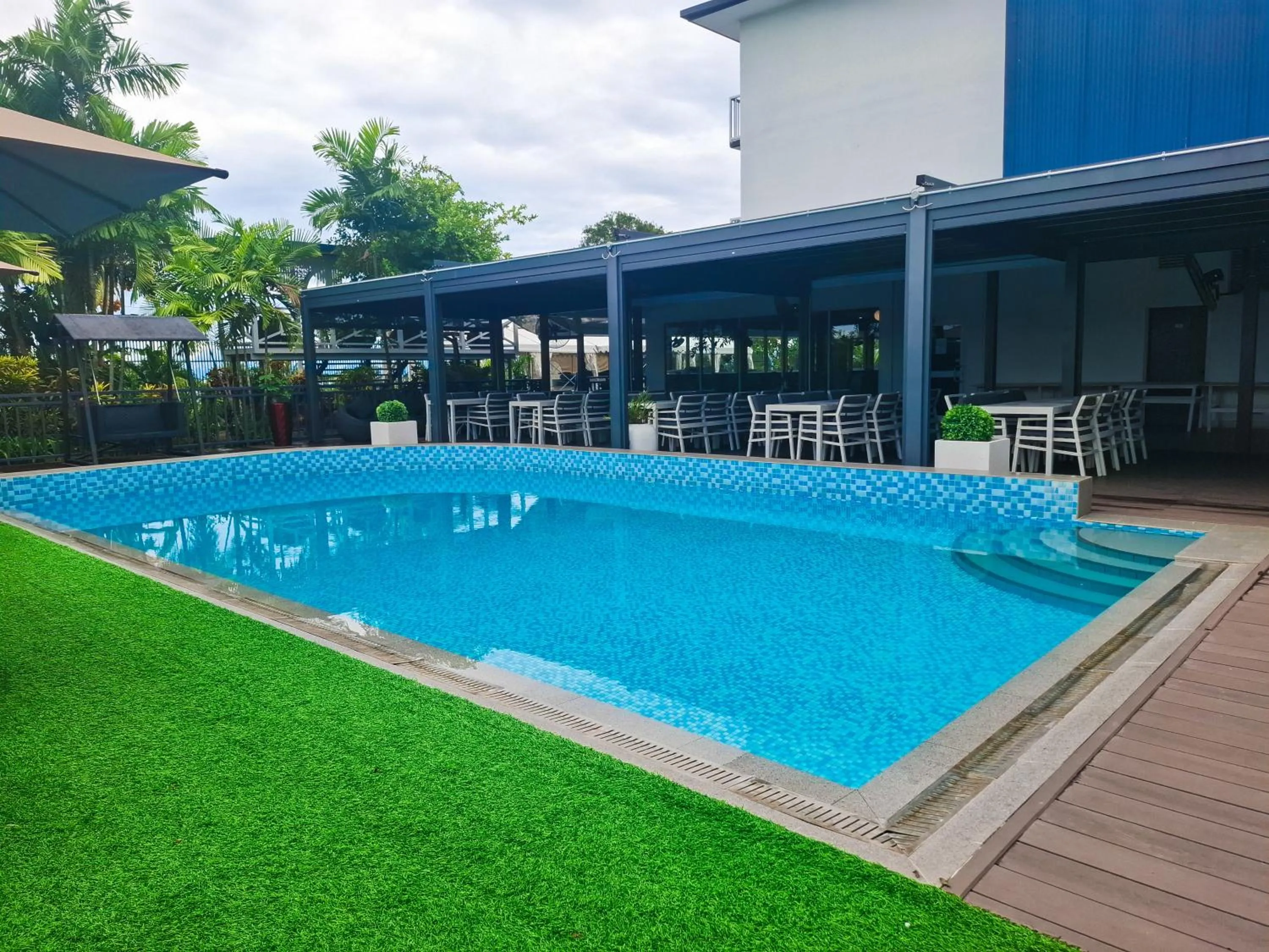 Gazelle International Hotel