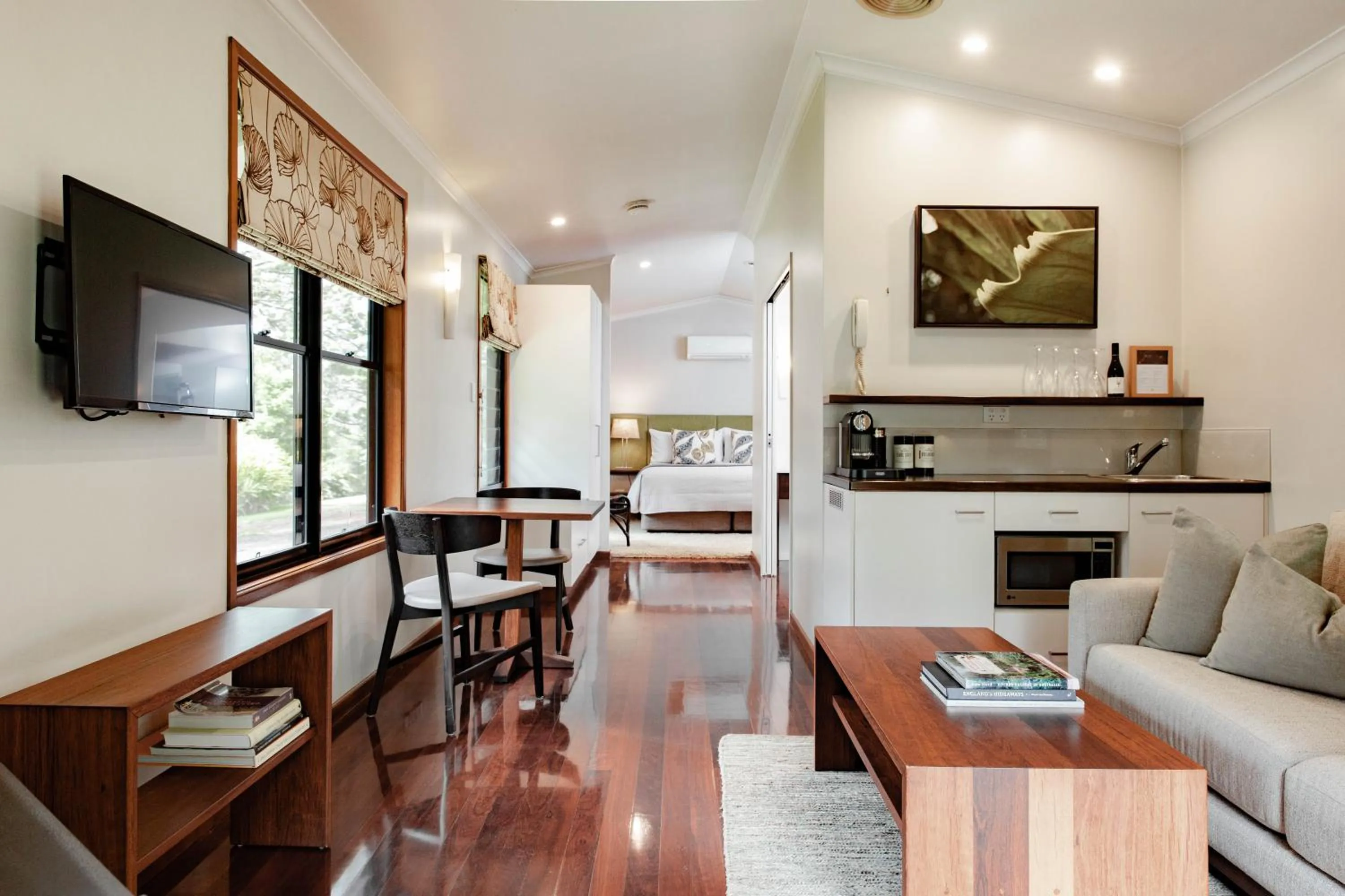 Kitchen or kitchenette, Bed in Spicers Tamarind Retreat