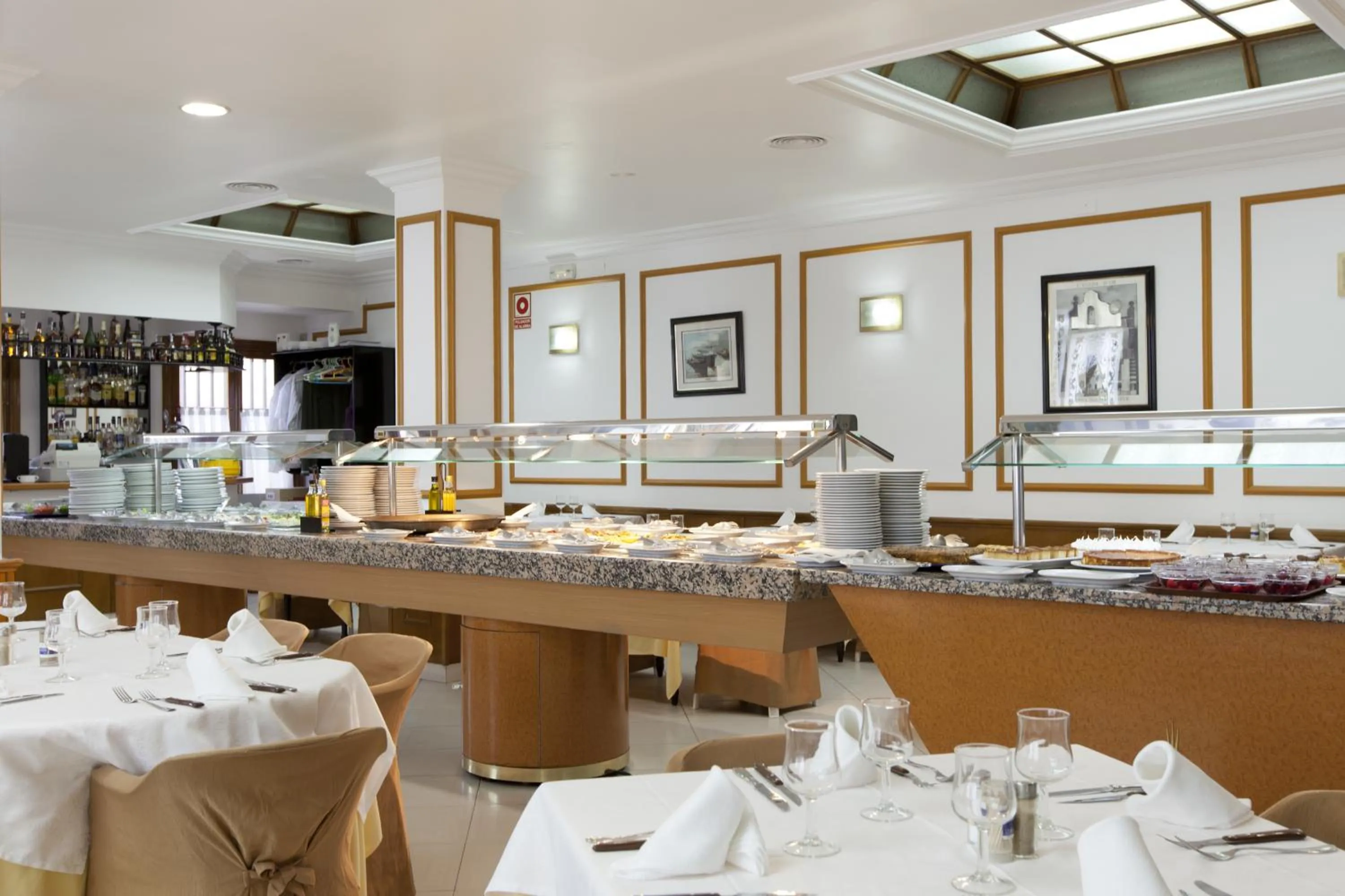 Restaurant/places to eat in Hotel Olympia Ronda II