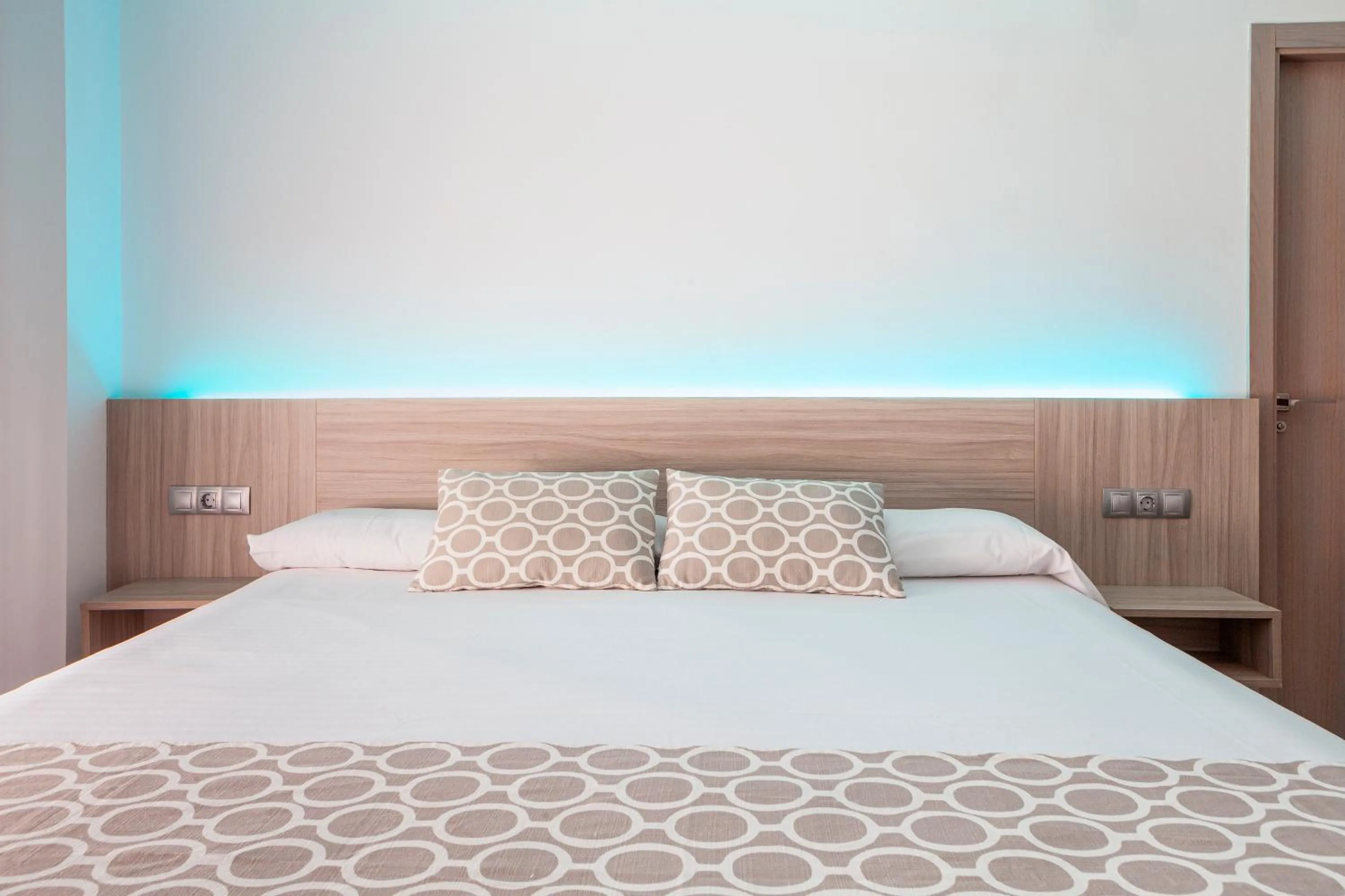 Bed in Hotel Olympia Ronda II