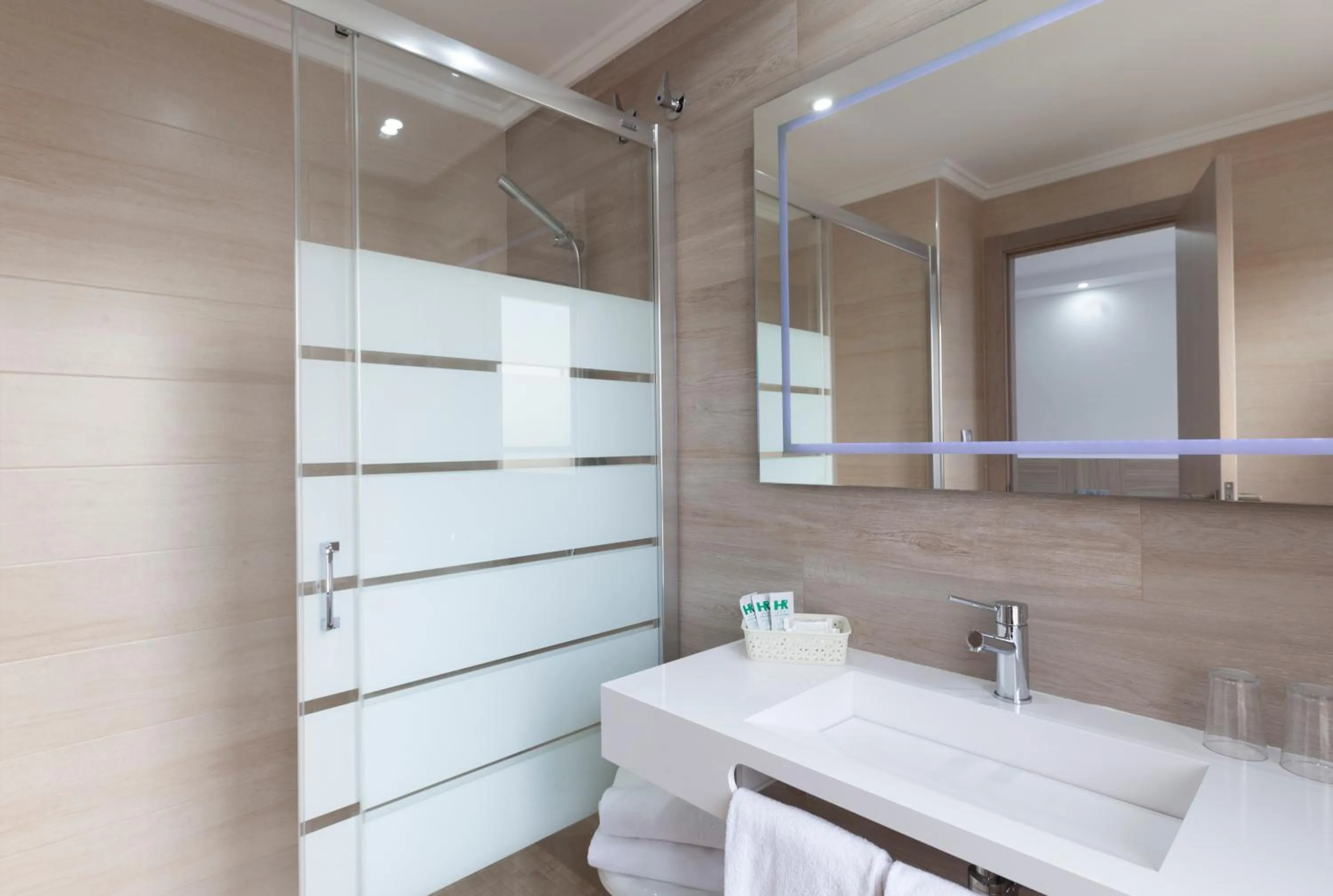 Shower in Hotel Olympia Ronda II