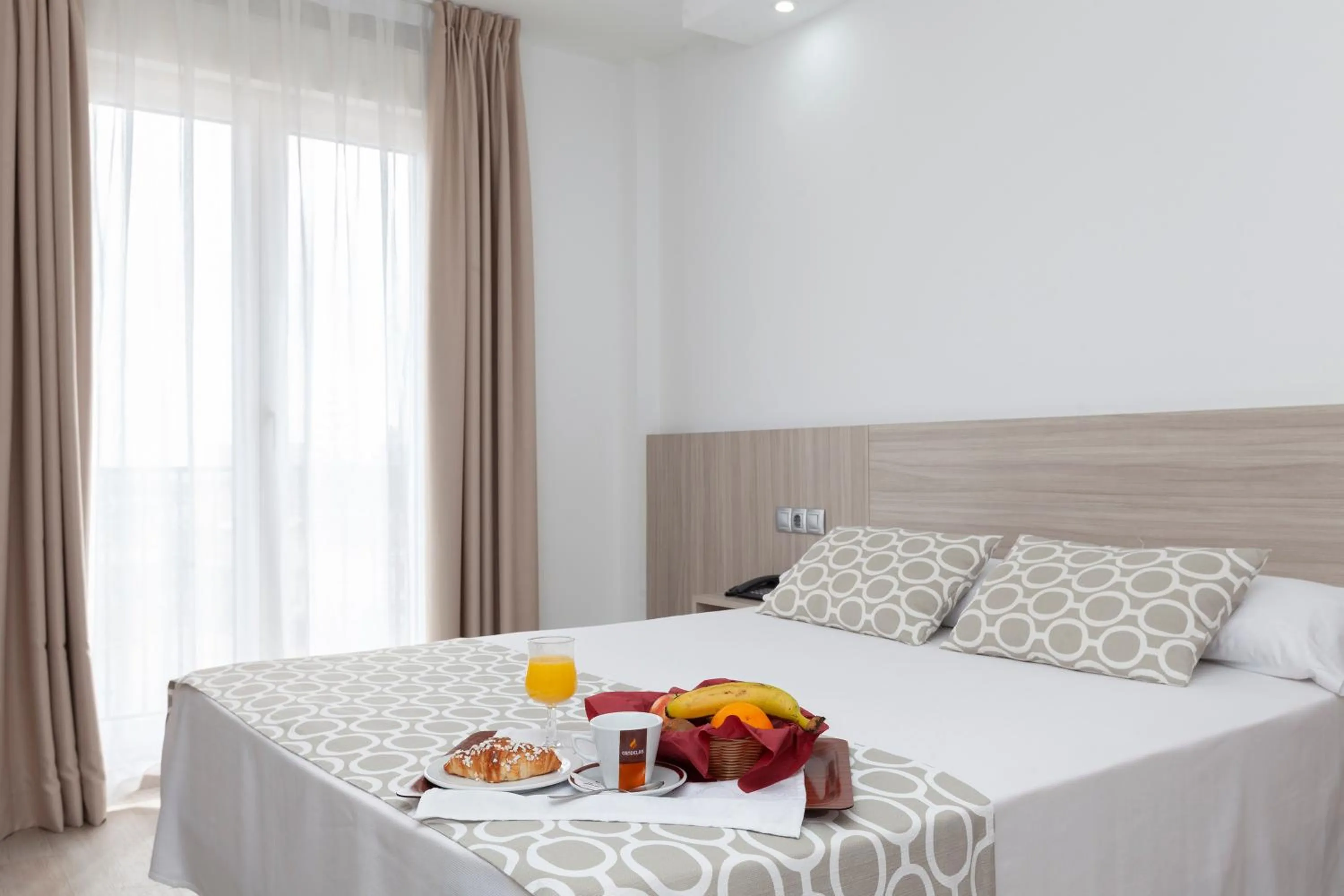 Photo of the whole room, Bed in Hotel Olympia Ronda II