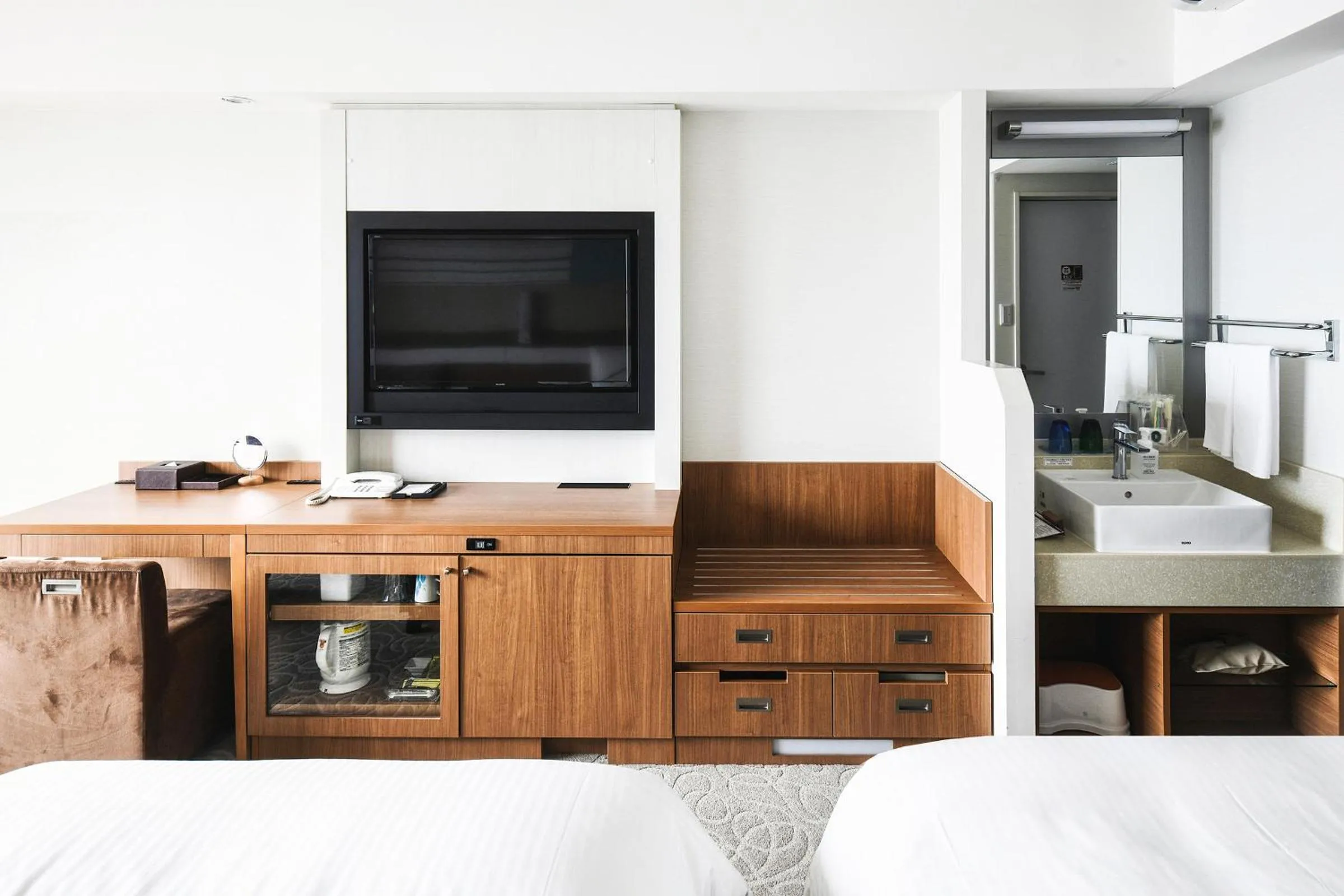 Coffee/tea facilities, Bed in Vessel Hotel Campana Okinawa