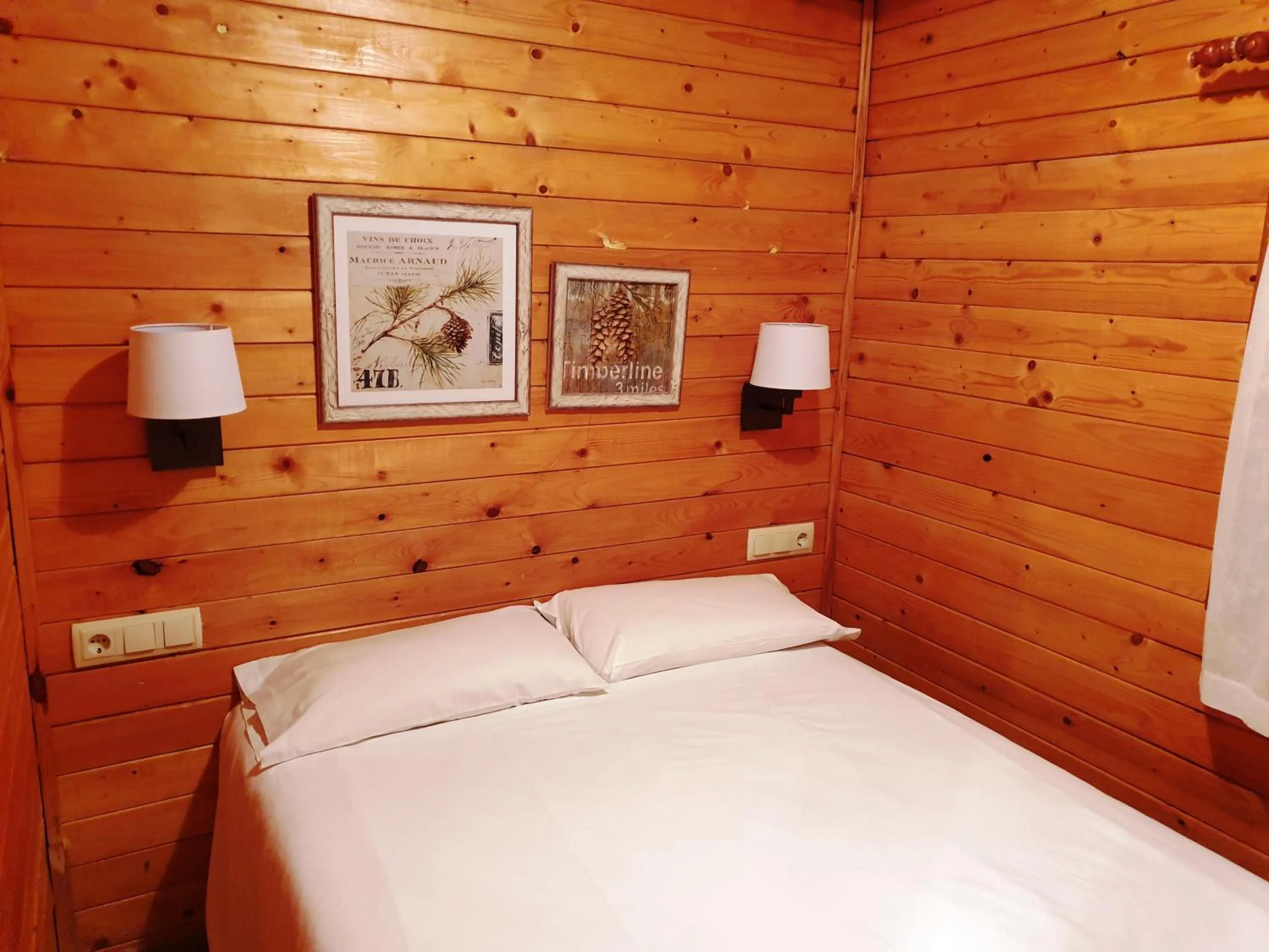 Bed in Aiguestortes Camping Resort