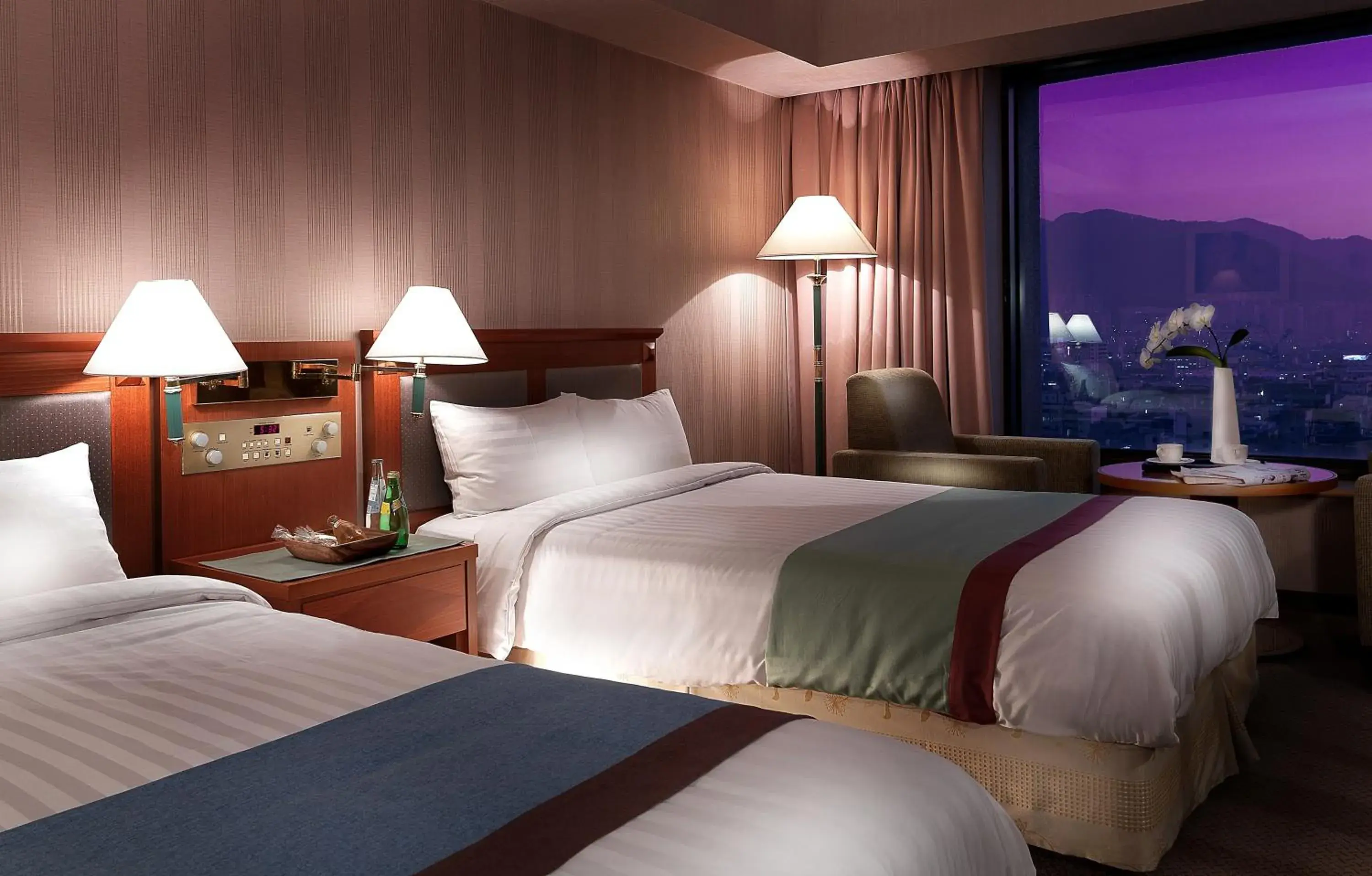 Deluxe Twin Room - Non Smoking in Hotel Paragon Deluxe Twin Room - Non Smoking in Hotel Paragon