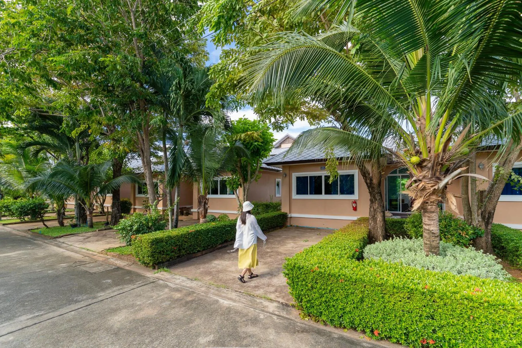 Property building in Baan Faa Talaychan Resort