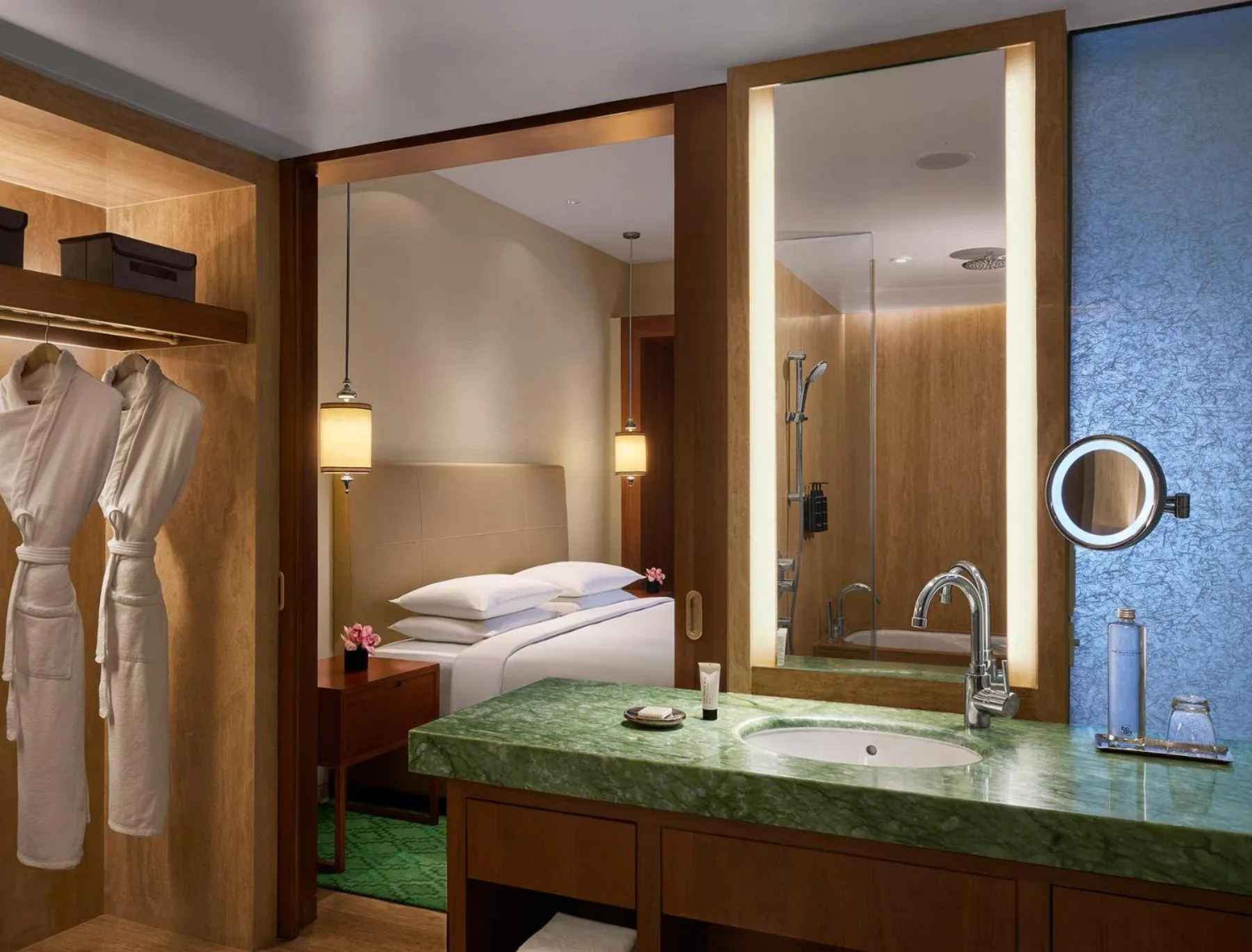 Bed in Park Hyatt Chennai