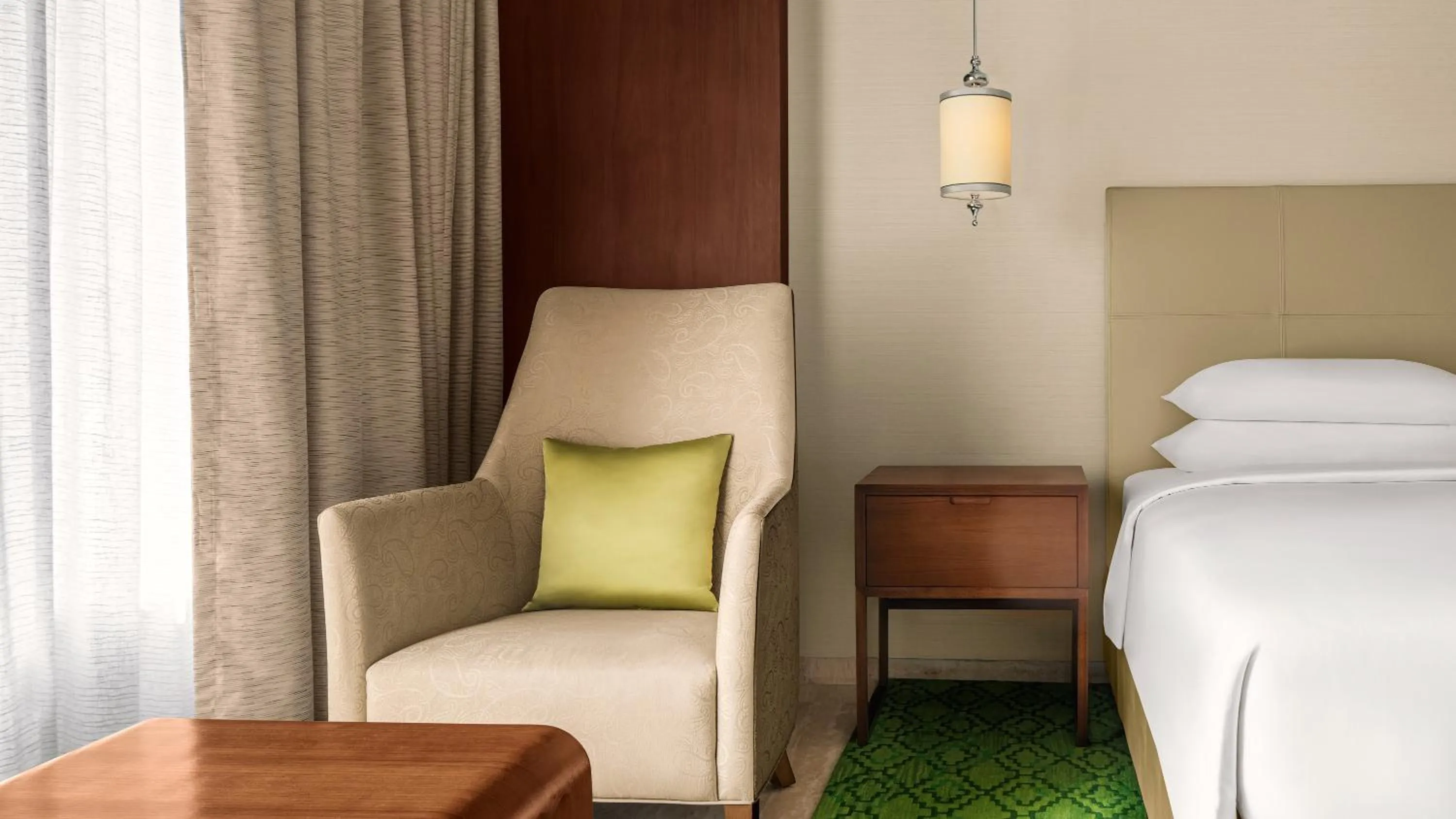 Bed in Park Hyatt Chennai