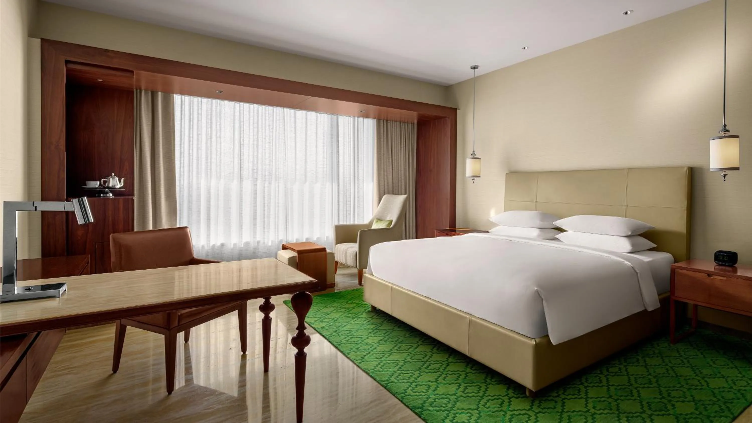 Bed in Park Hyatt Chennai