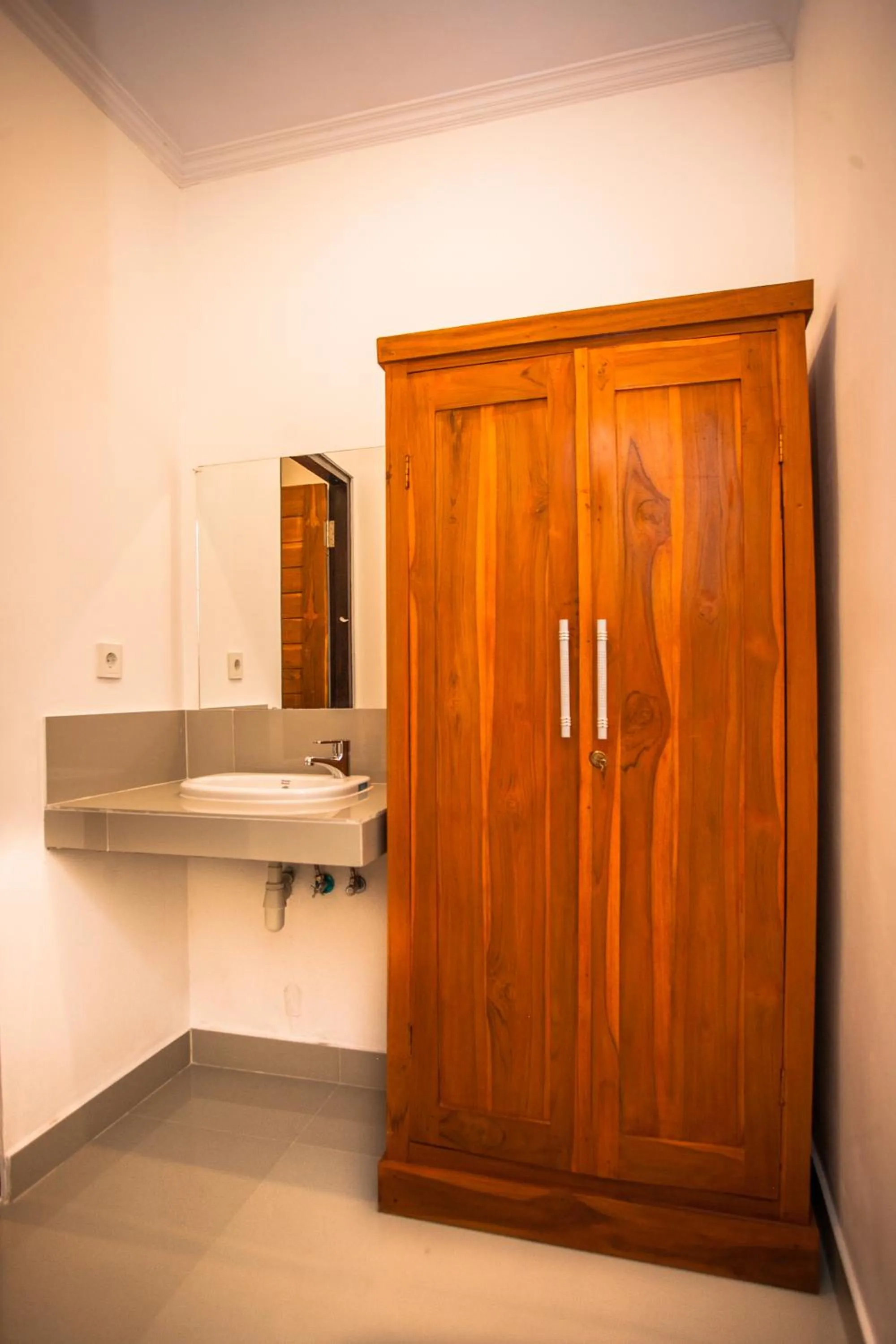 Toilet in Singgahan Bungalow by ecommerceloka