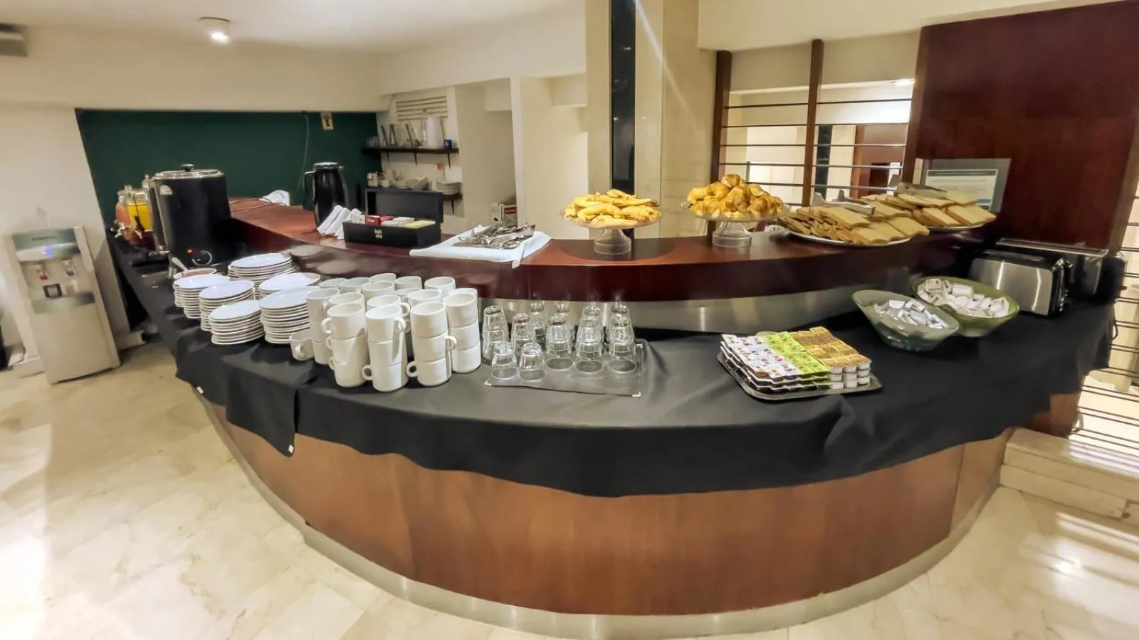 Continental breakfast in Hotel HR Plaza Luxor