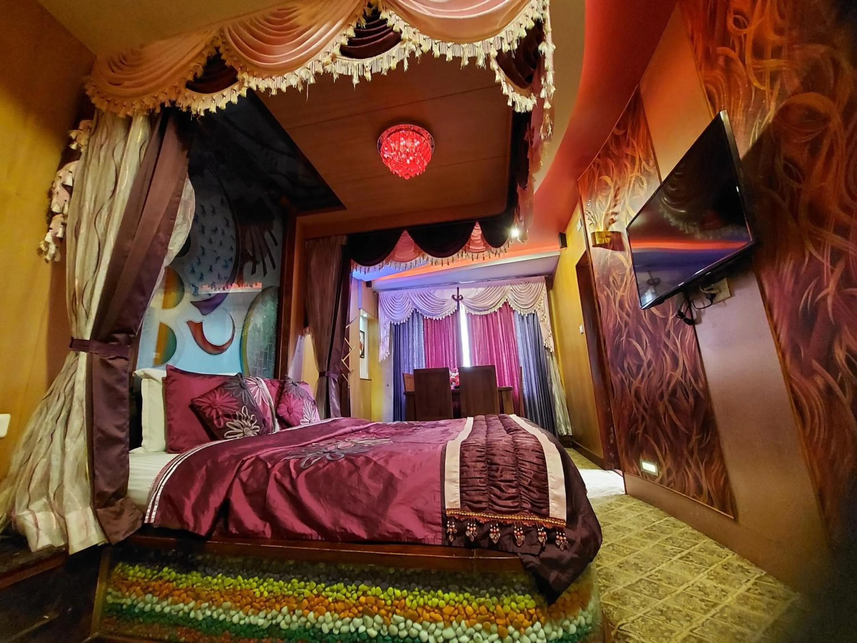 Bed in Astoria Residency