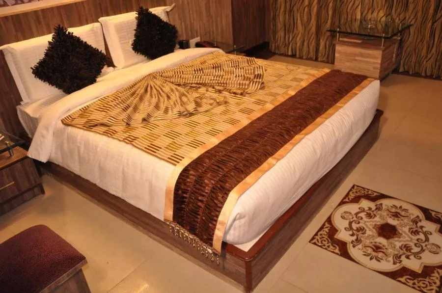 Bed in Astoria Residency