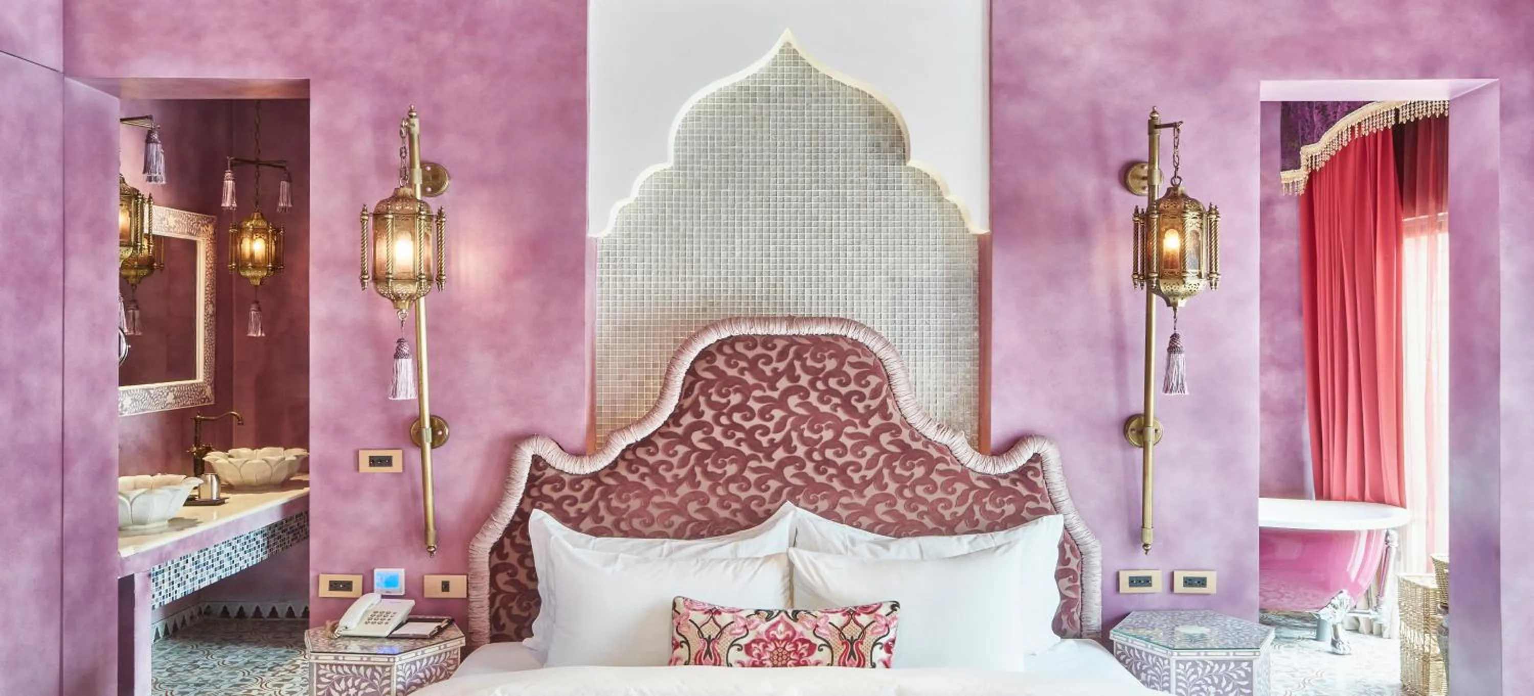 Bed in Kenting Amanda Hotel