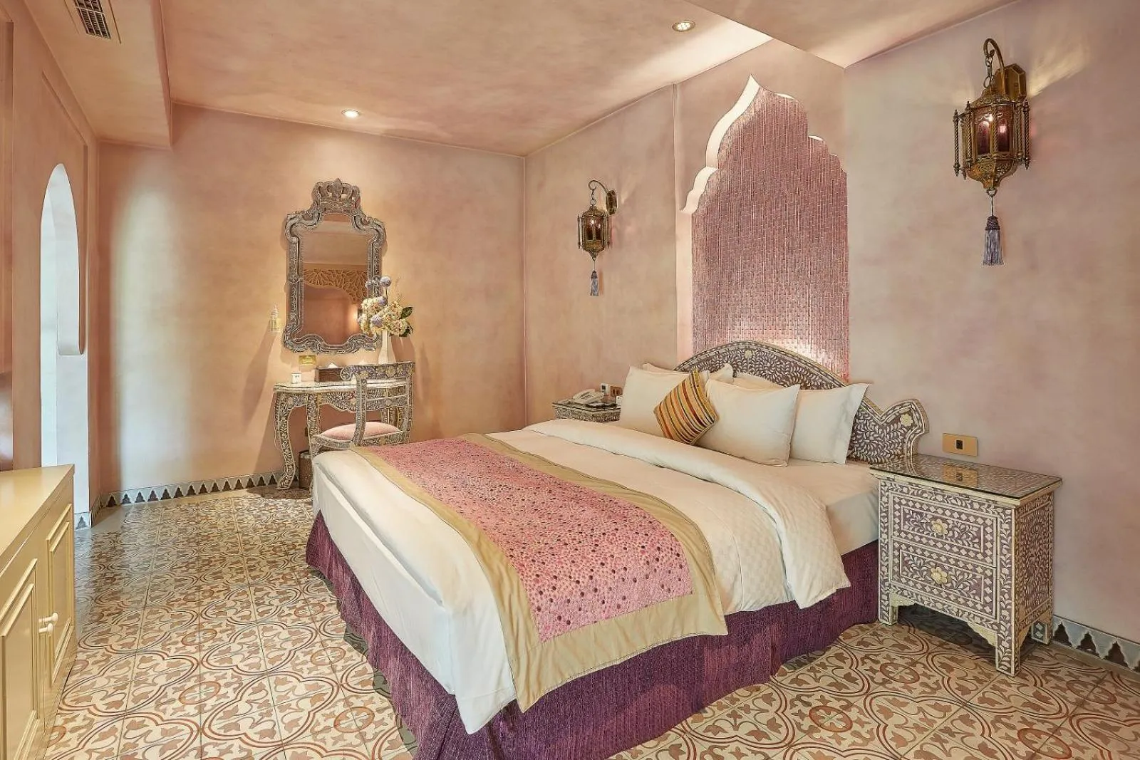 Bed in Kenting Amanda Hotel