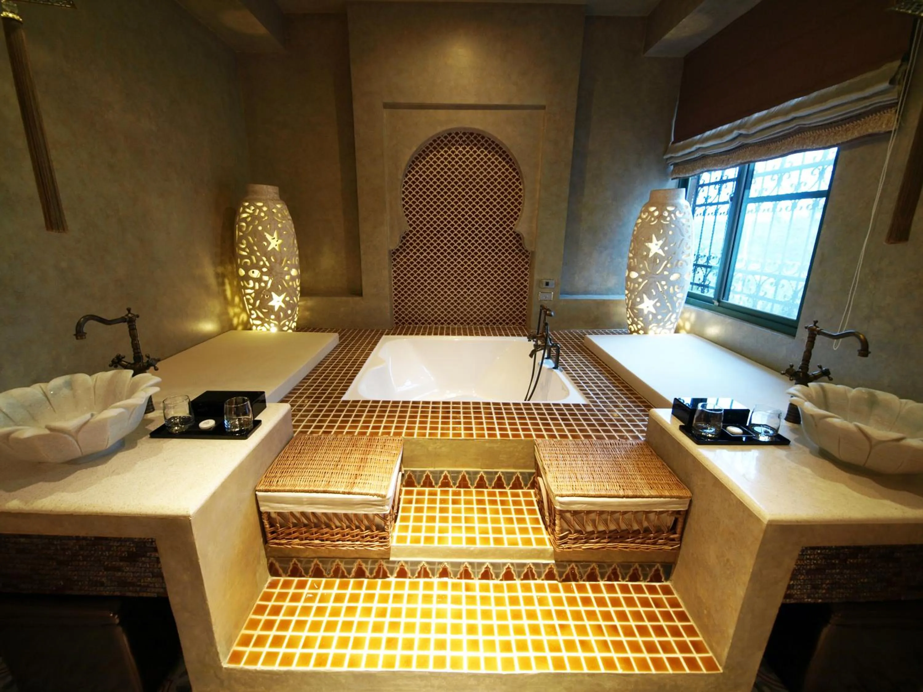 Bathroom, Bed in Kenting Amanda Hotel