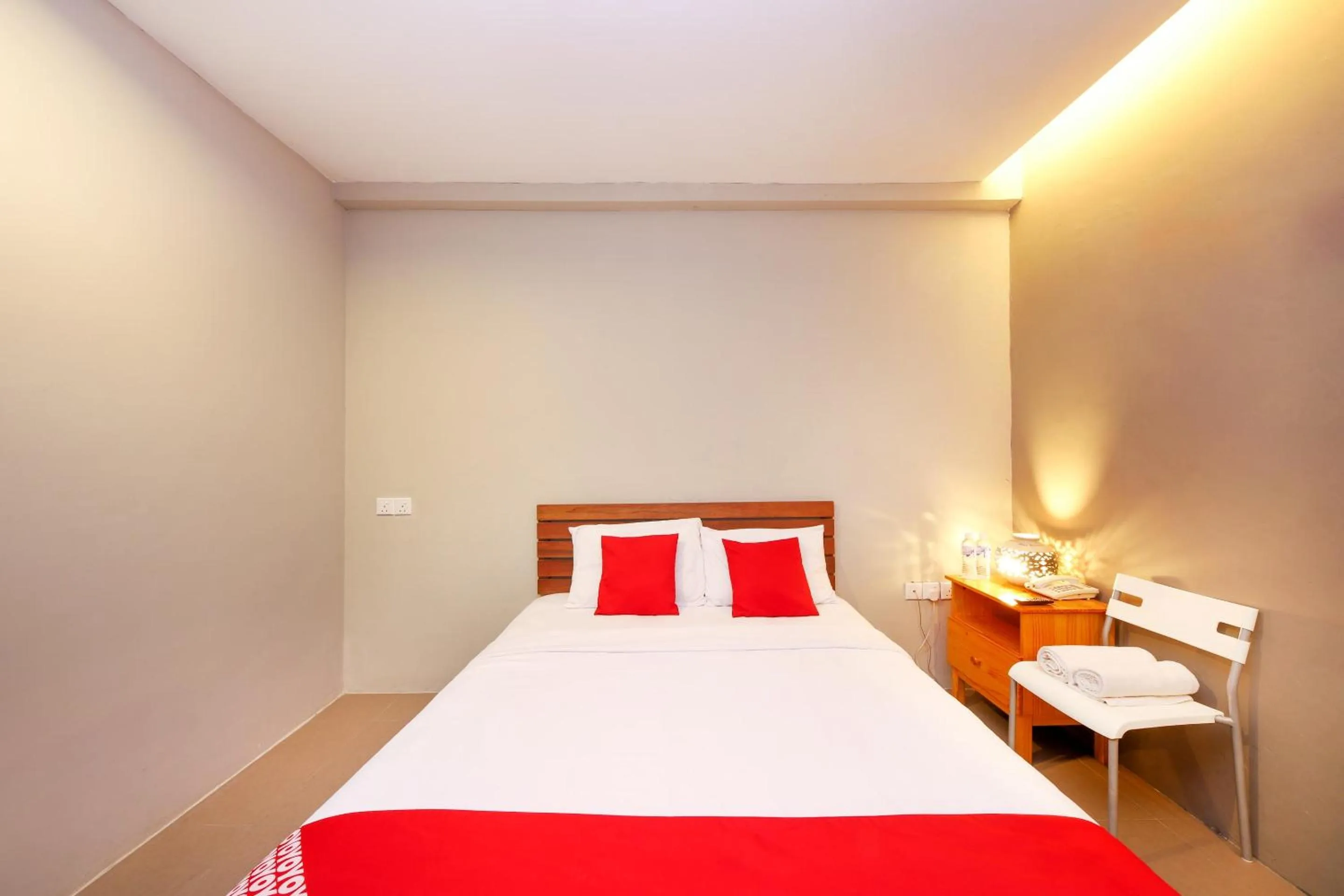 Bedroom, Bed in Hotel O Hills Residence