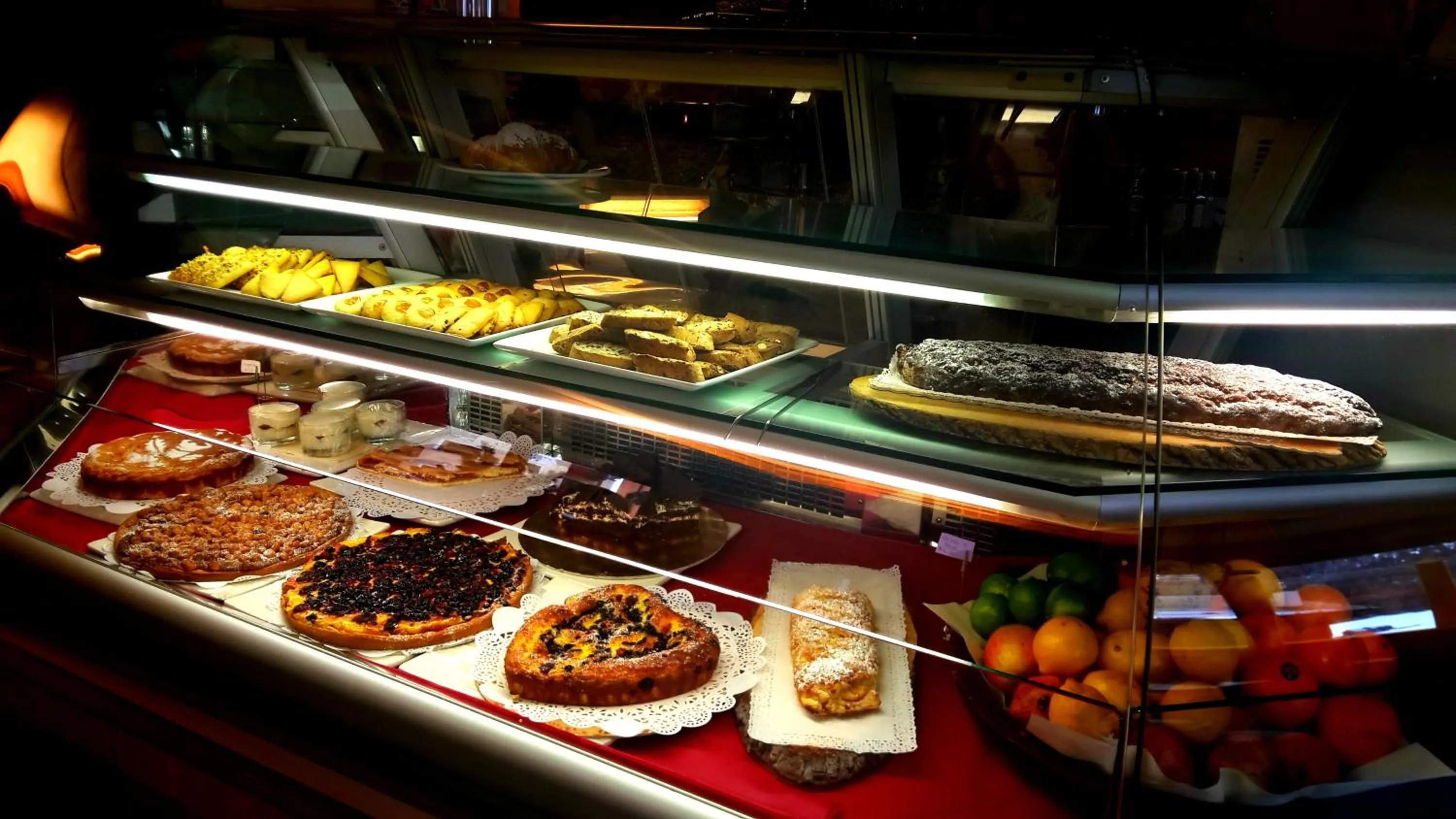 Restaurant/places to eat in Hotel Amerikan