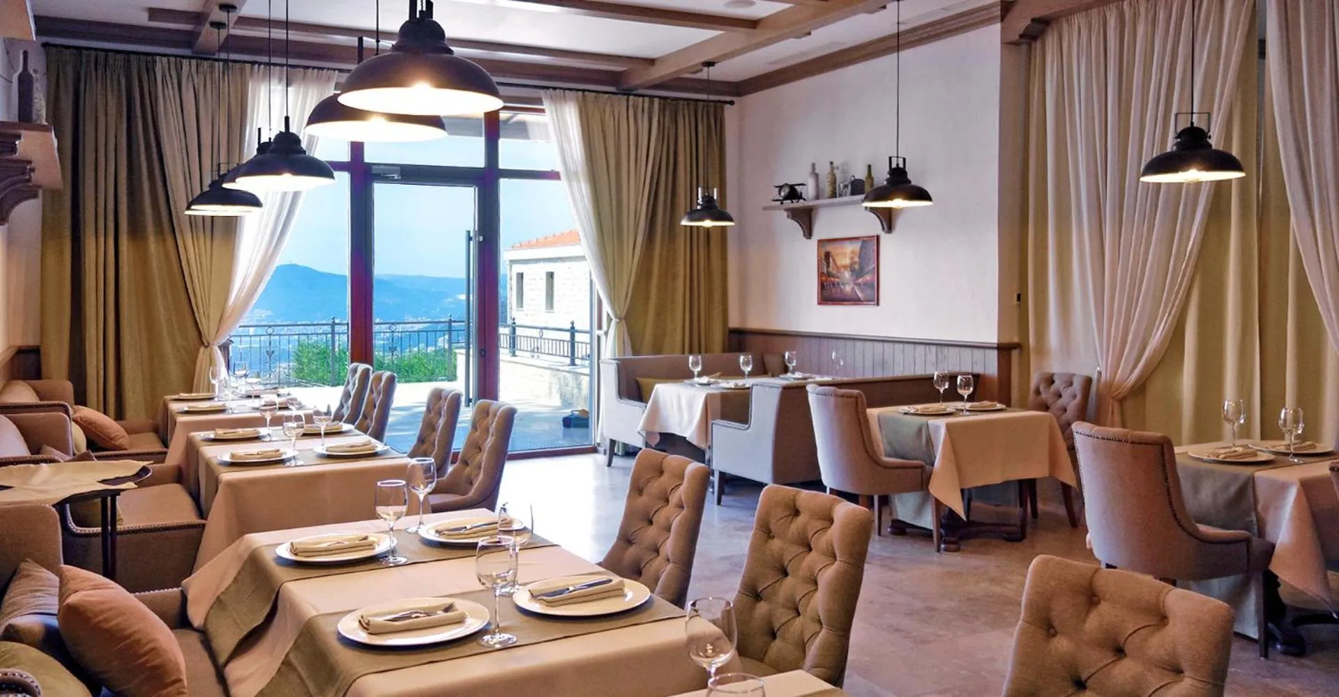 Restaurant/places to eat in Oak Leaf Residences