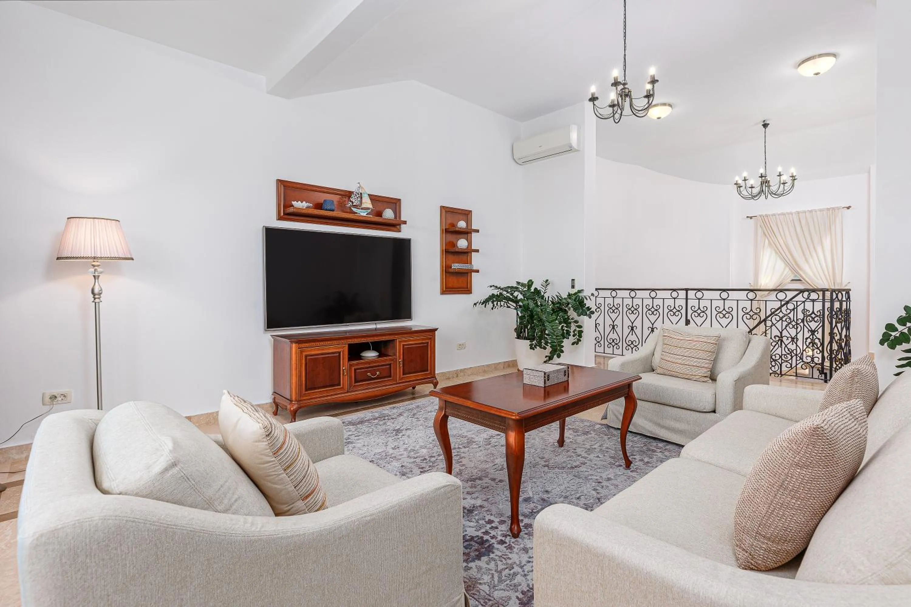 TV and multimedia in Oak Leaf Residences