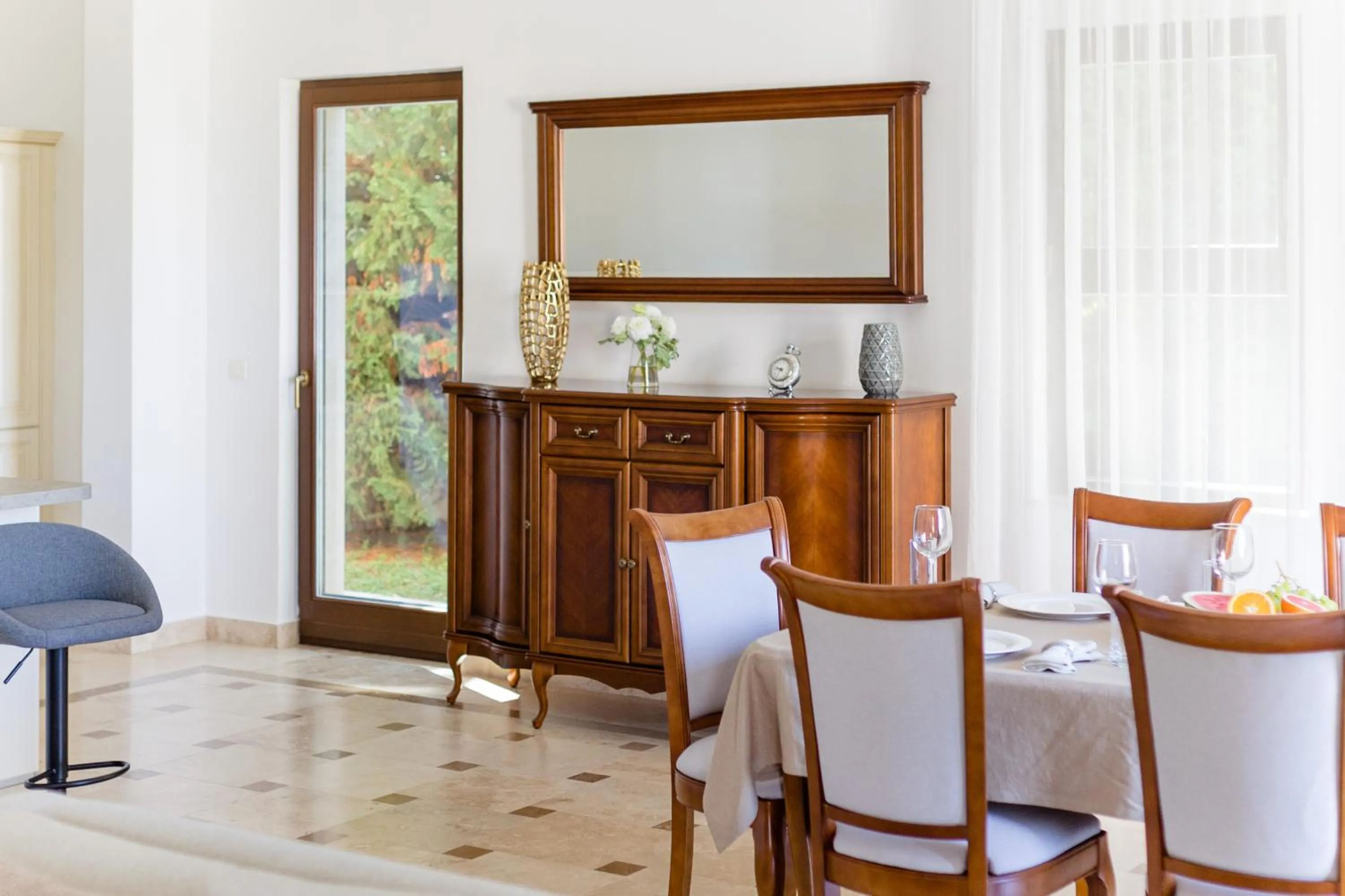 Seating area in Oak Leaf Residences